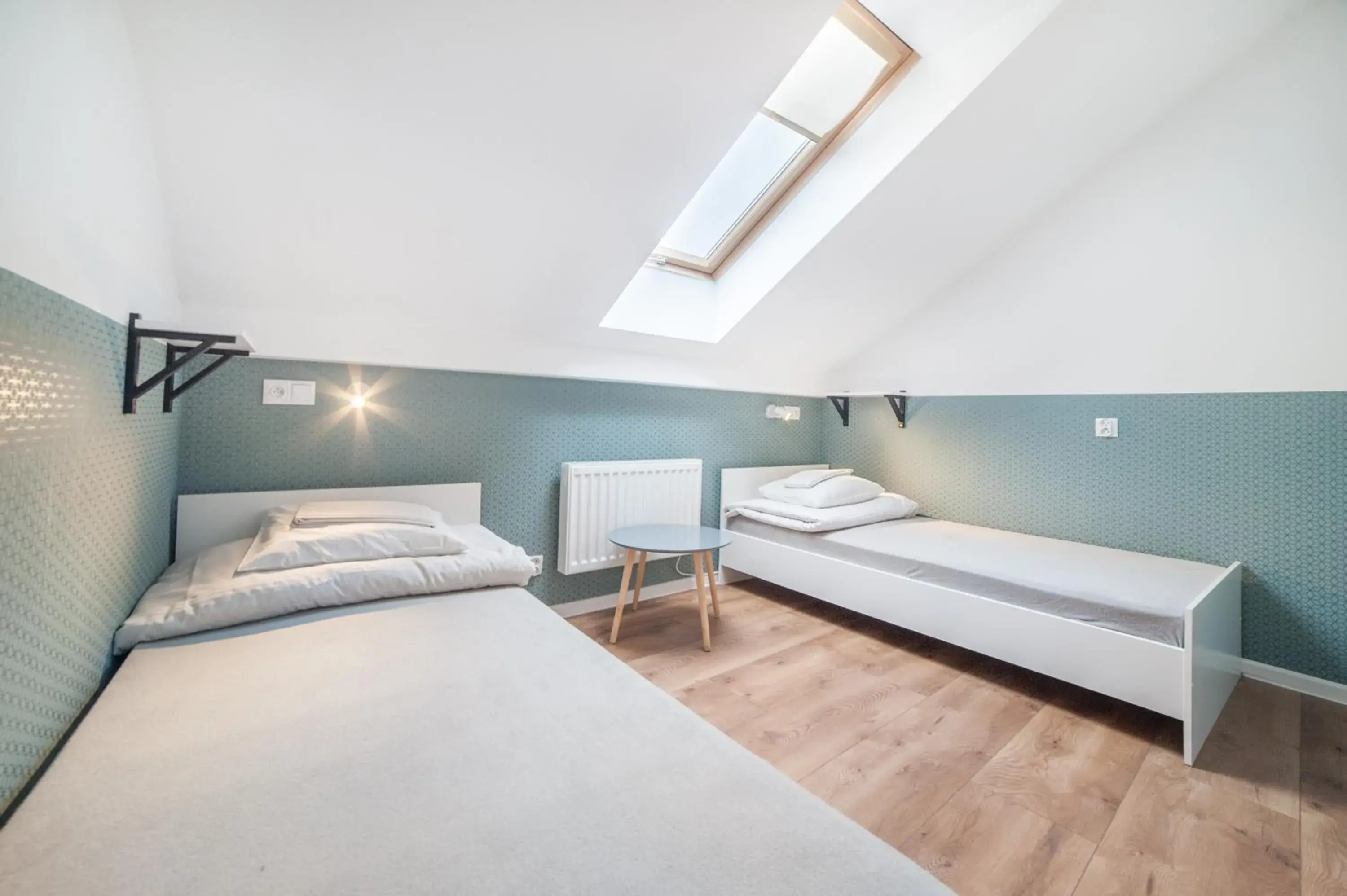 Twin Room with Shared Bathroom in Dizzy Daisy Hostel Twin Room with Shared Bathroom in Dizzy Daisy Hostel