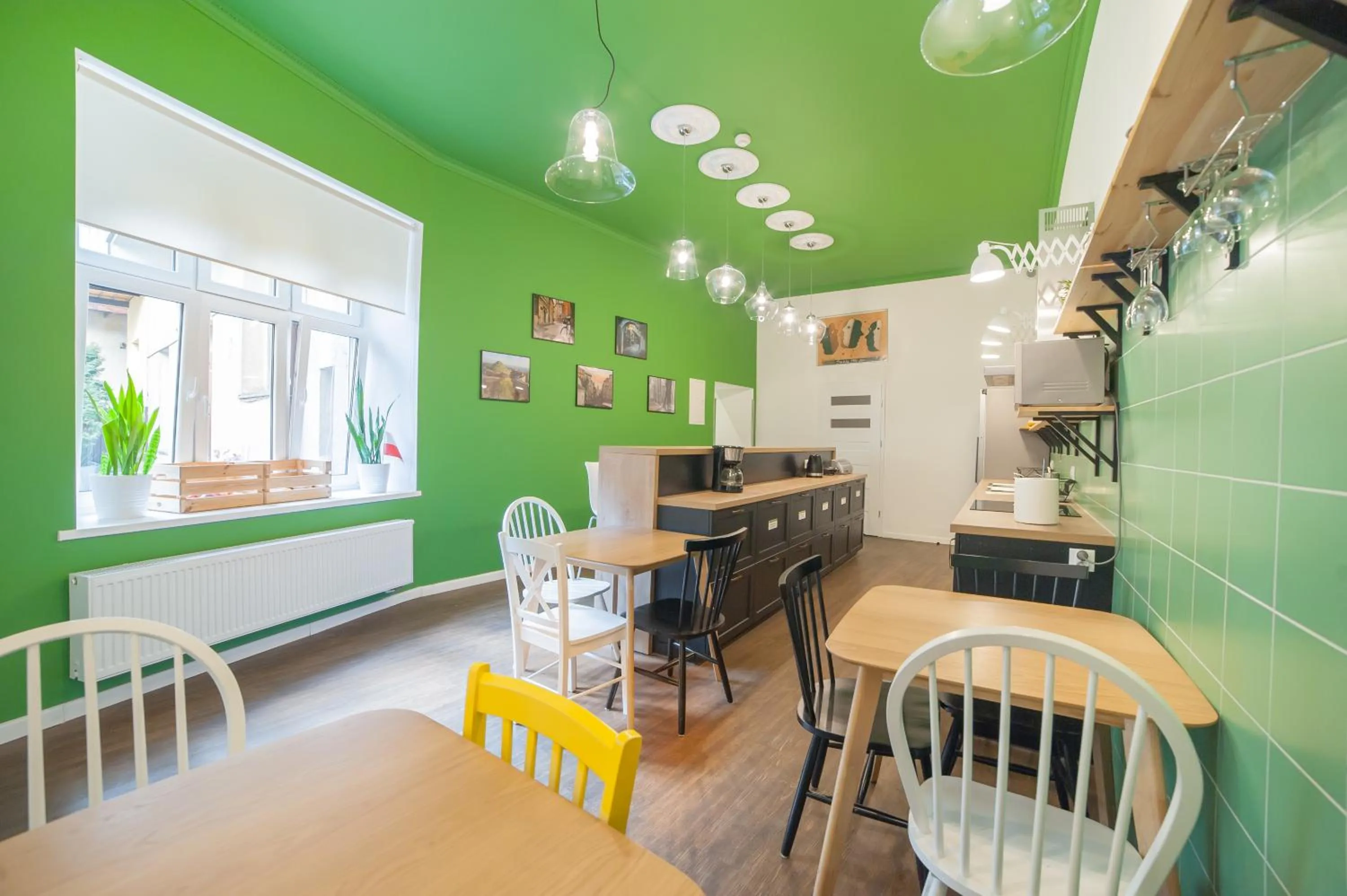 Dining area in Dizzy Daisy Hostel