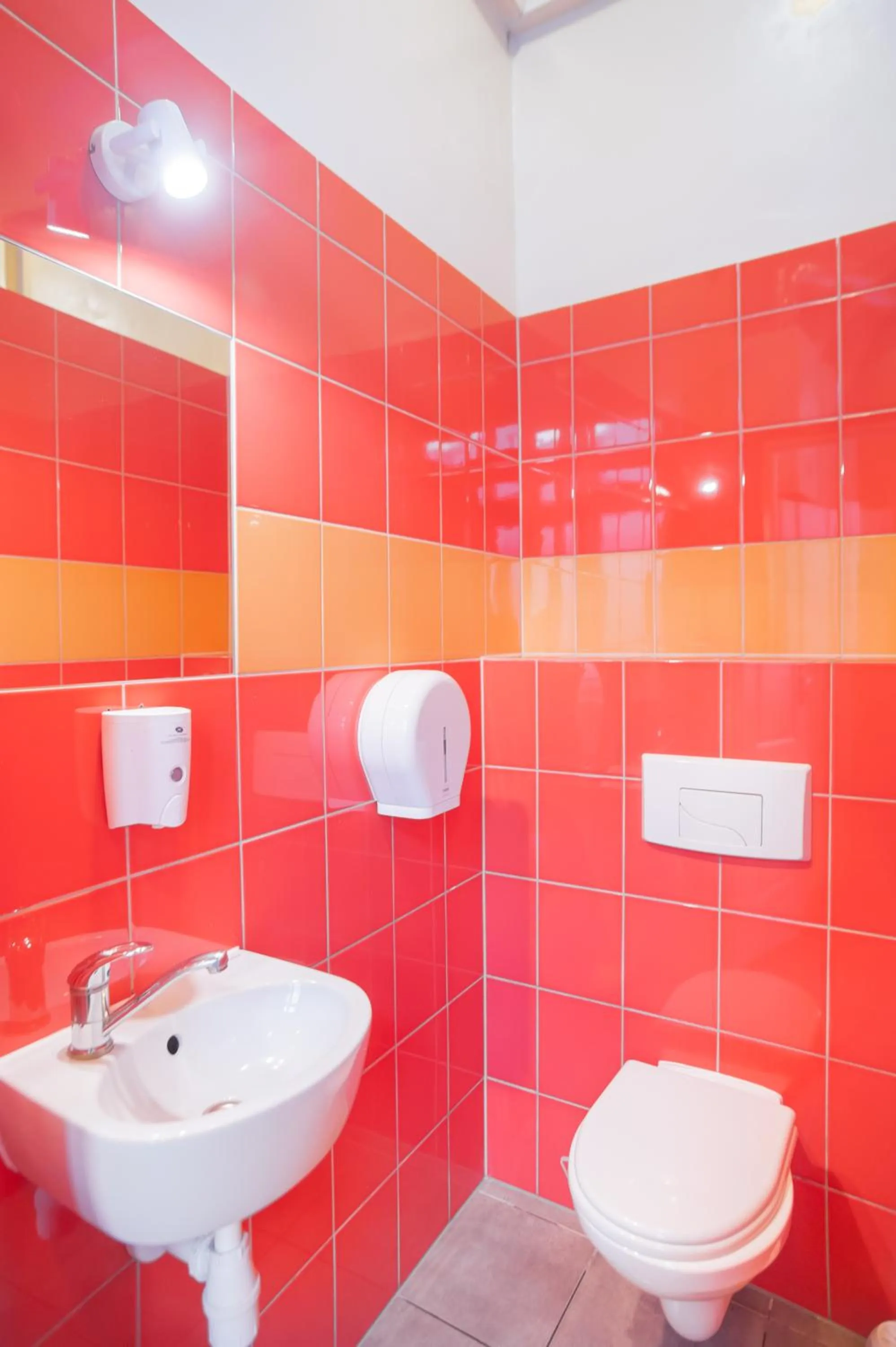 Bathroom in Dizzy Daisy Hostel