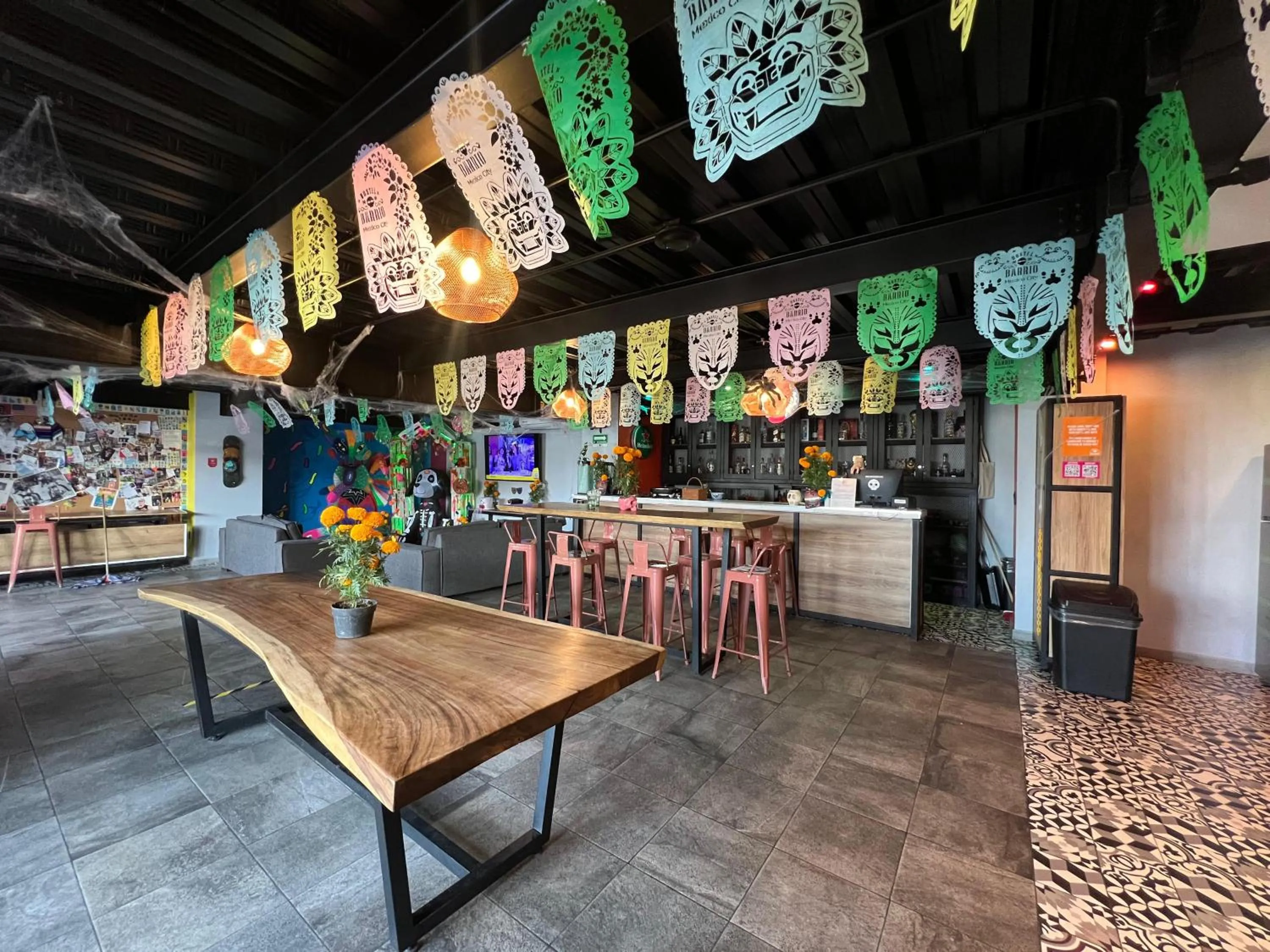 Lounge or bar in Barrio Downtown Mexico City Hostel