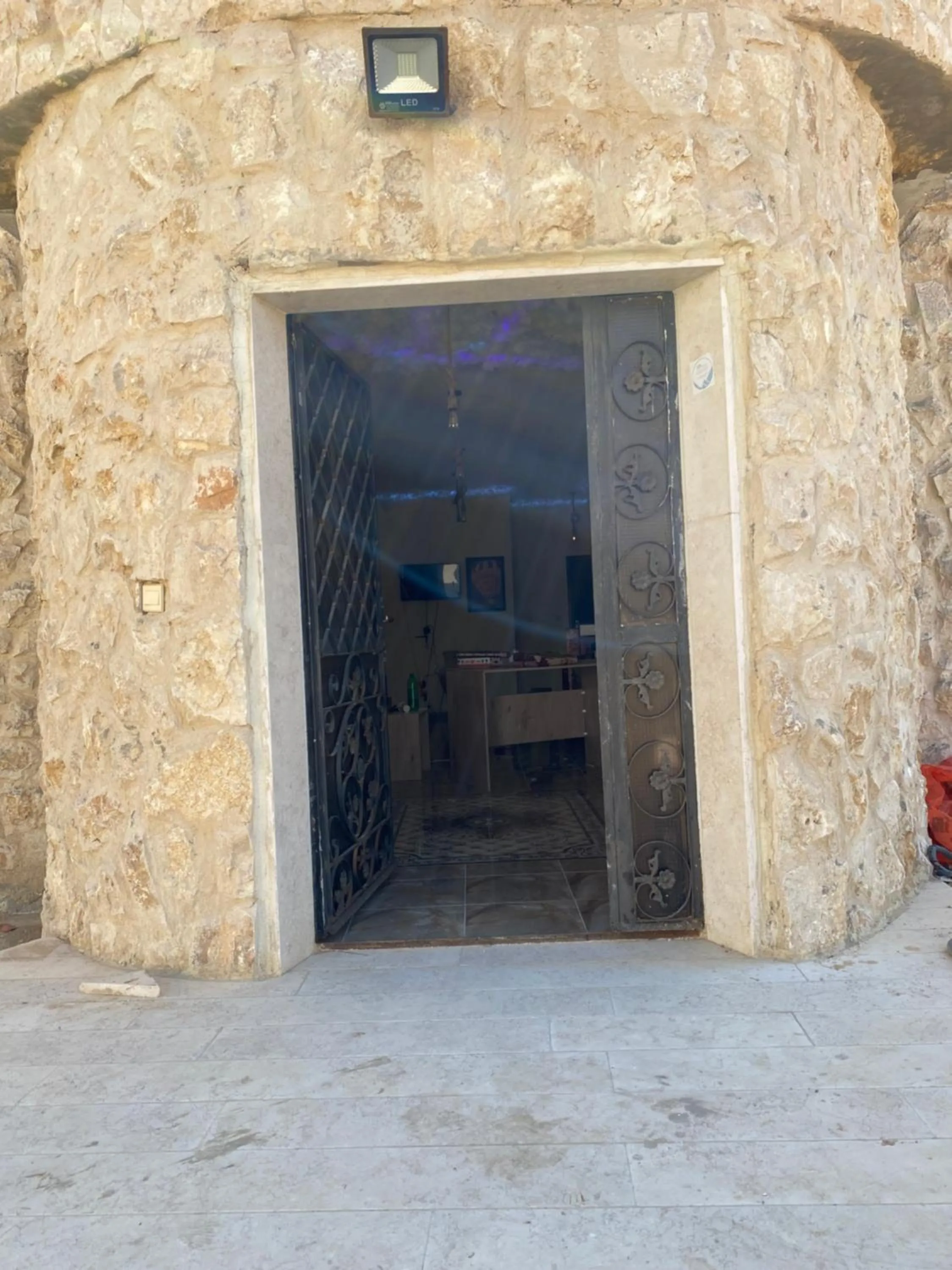 Facade/entrance in Nabati hostel