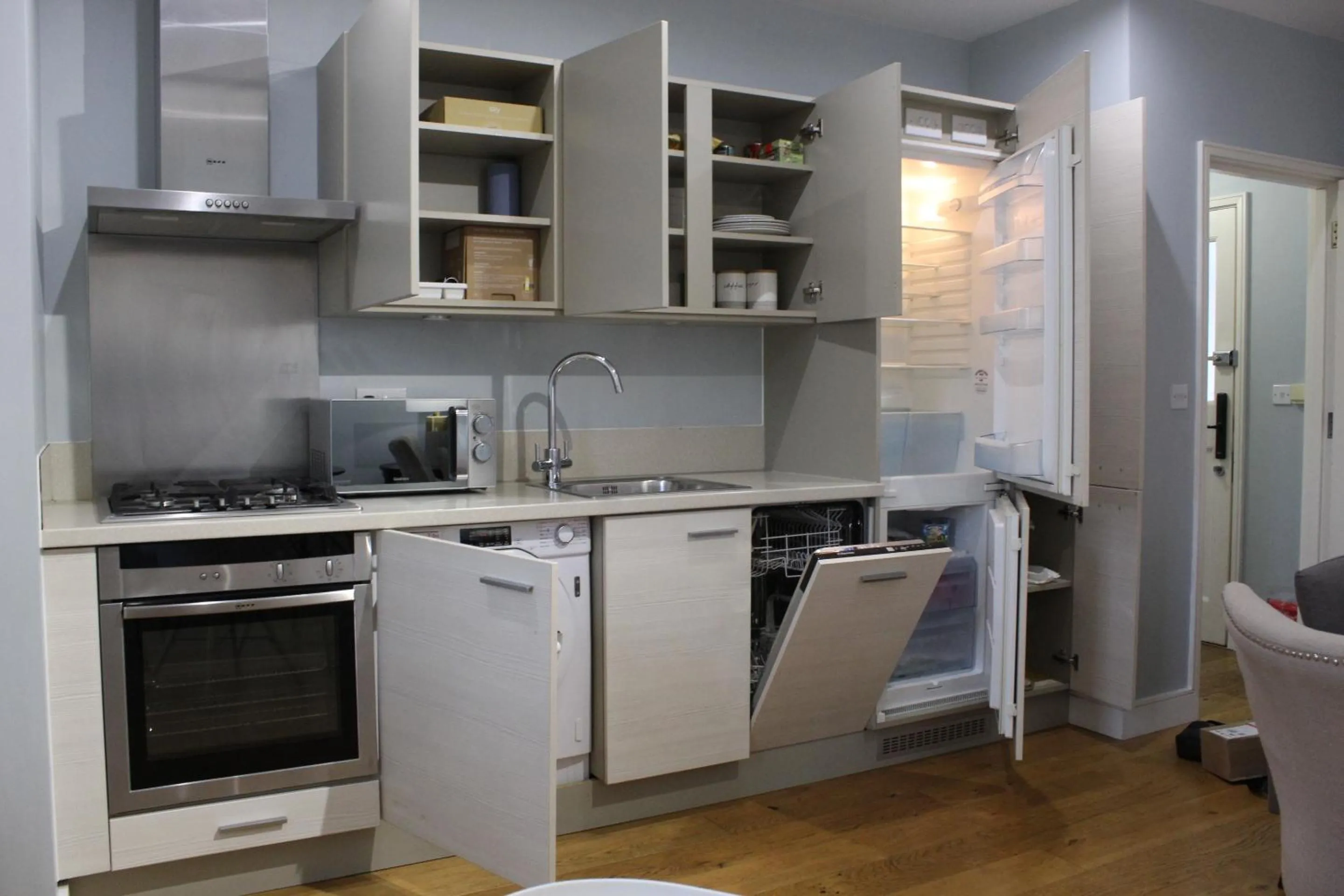 Kitchen or kitchenette in 1 Bed House, Free Parking, Braintree City Centre with Sky TV