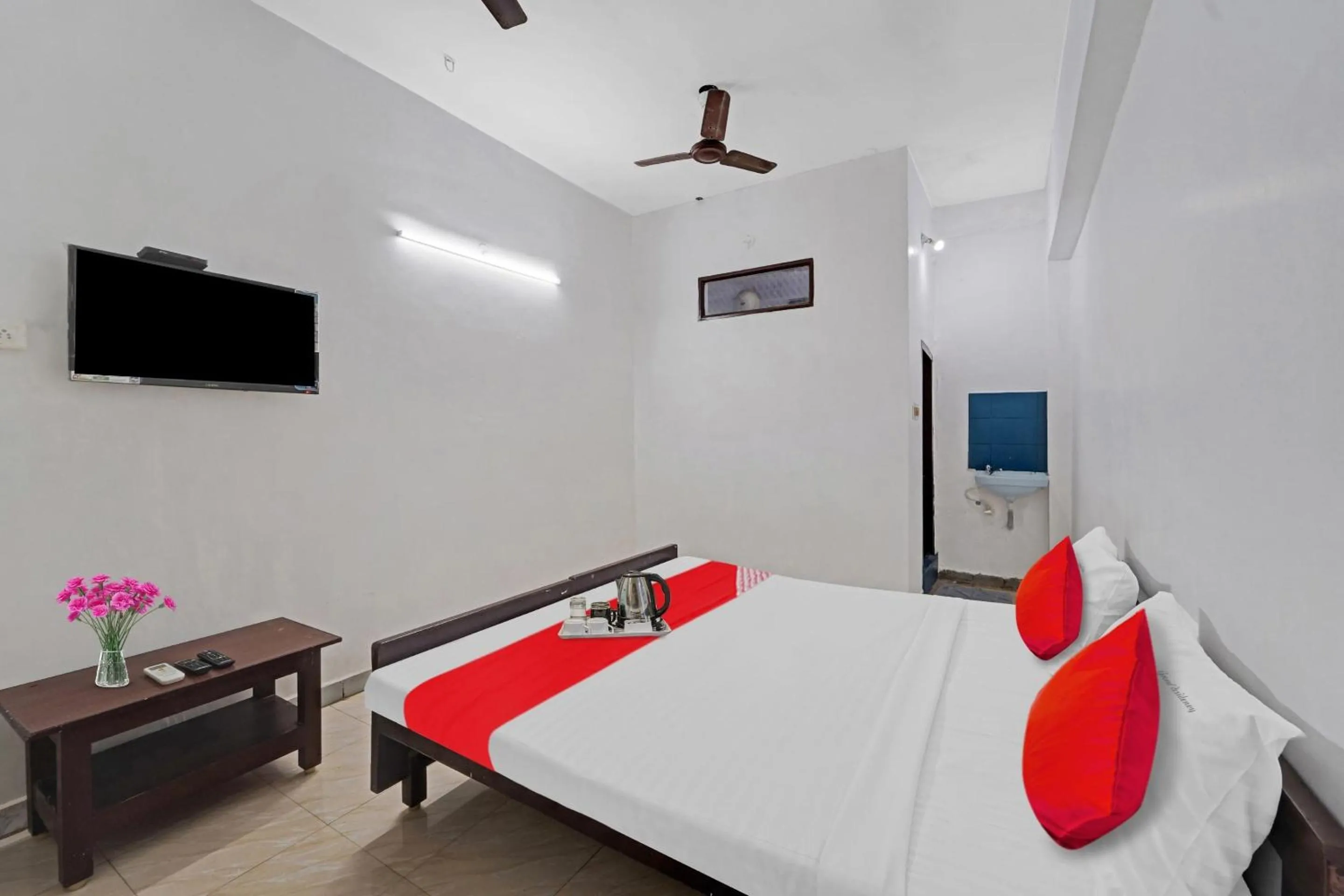 Facade/entrance in Hotel O Grand Pallavaram