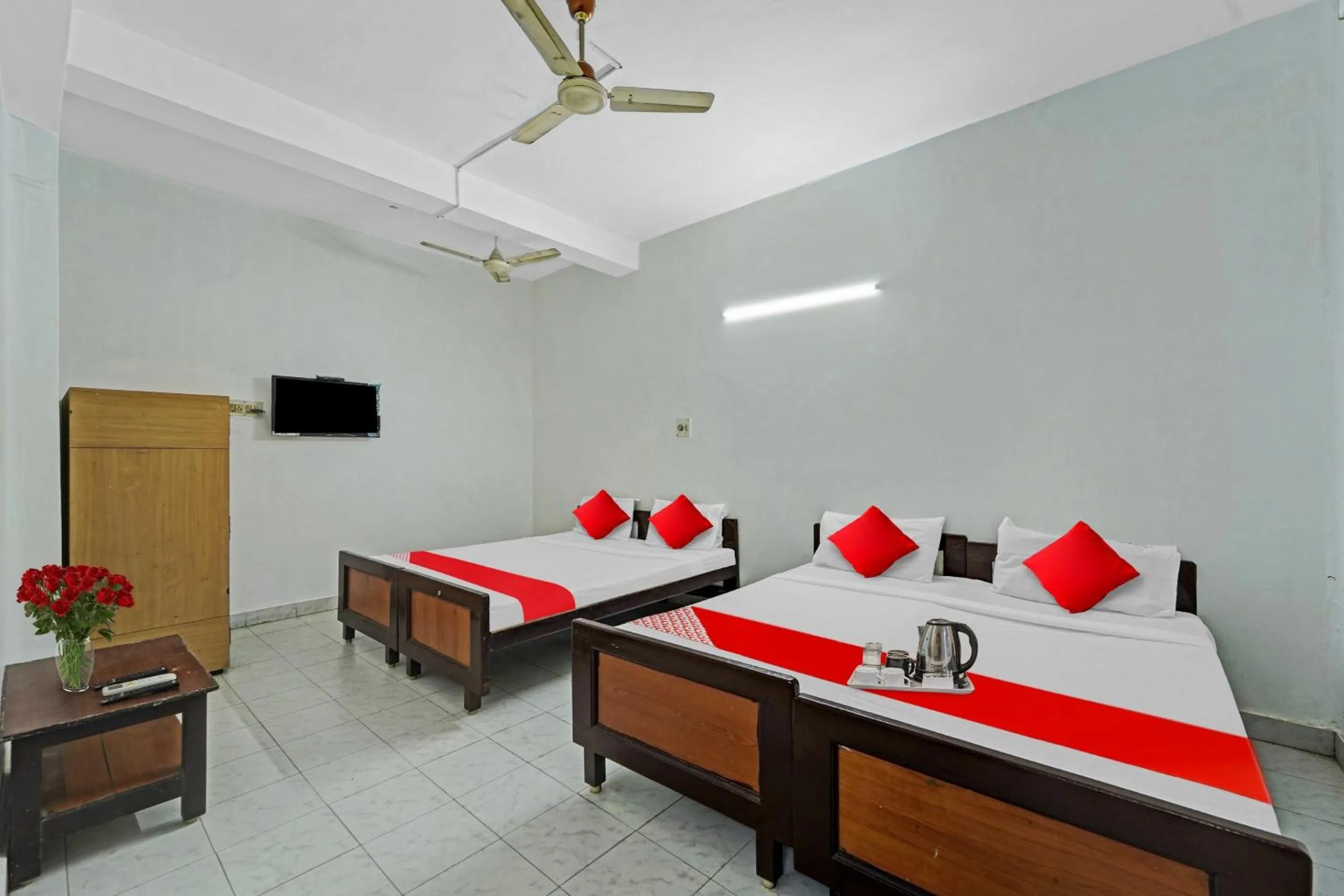 Bedroom in Hotel O Grand Pallavaram
