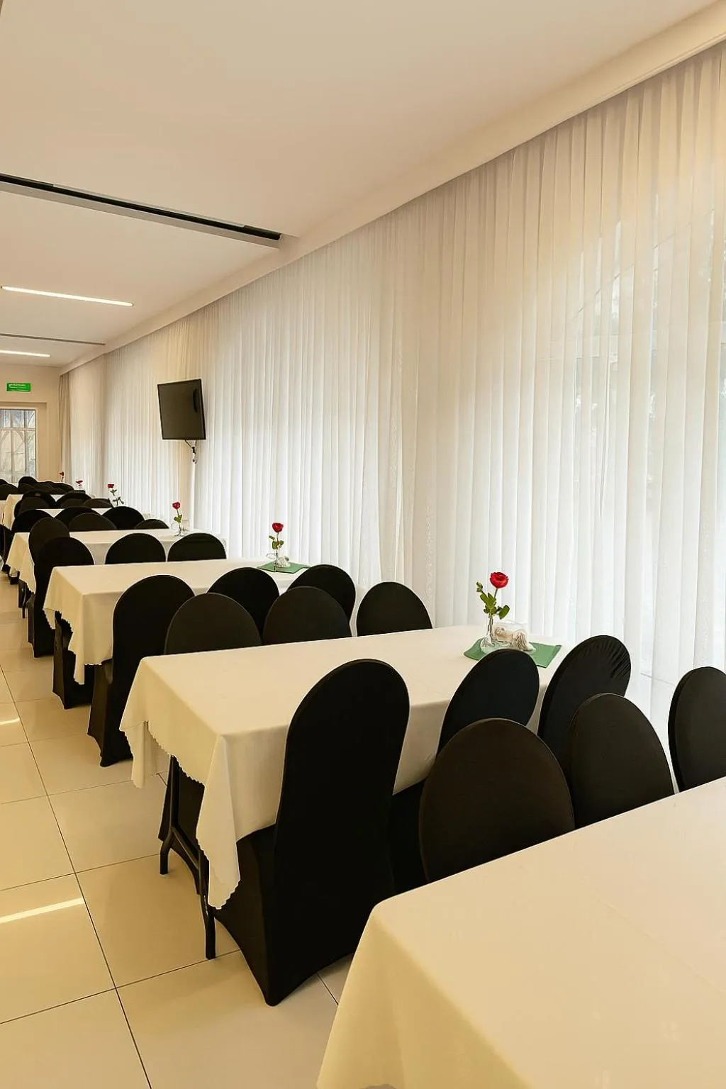 Seating area in Hotel Junior 2