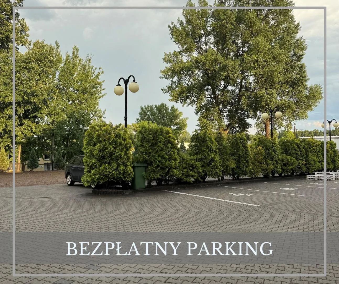 Parking in Hotel Junior 2