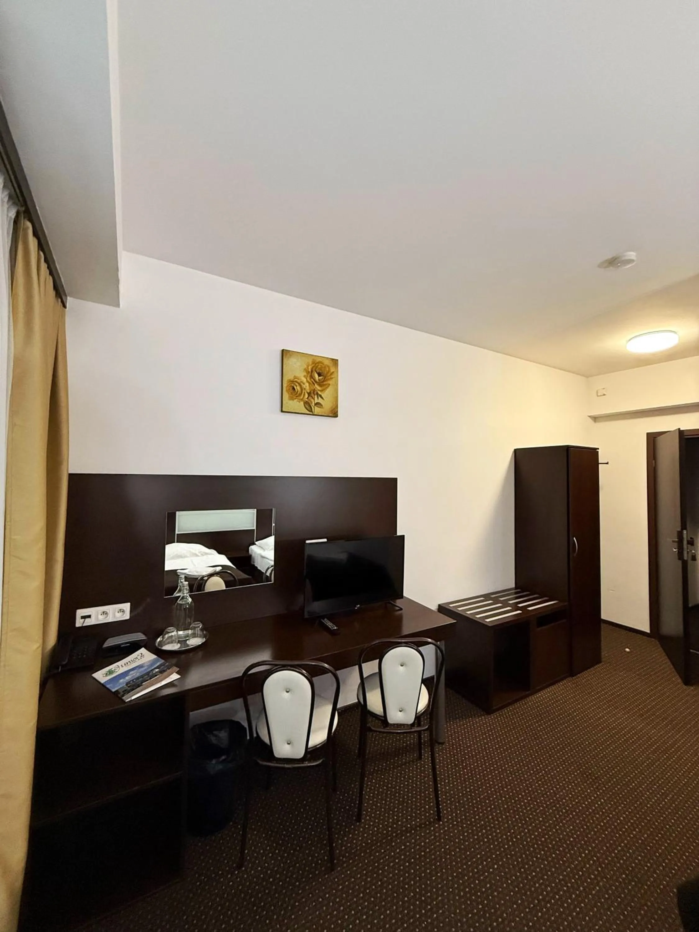 furniture in Hotel Junior 2