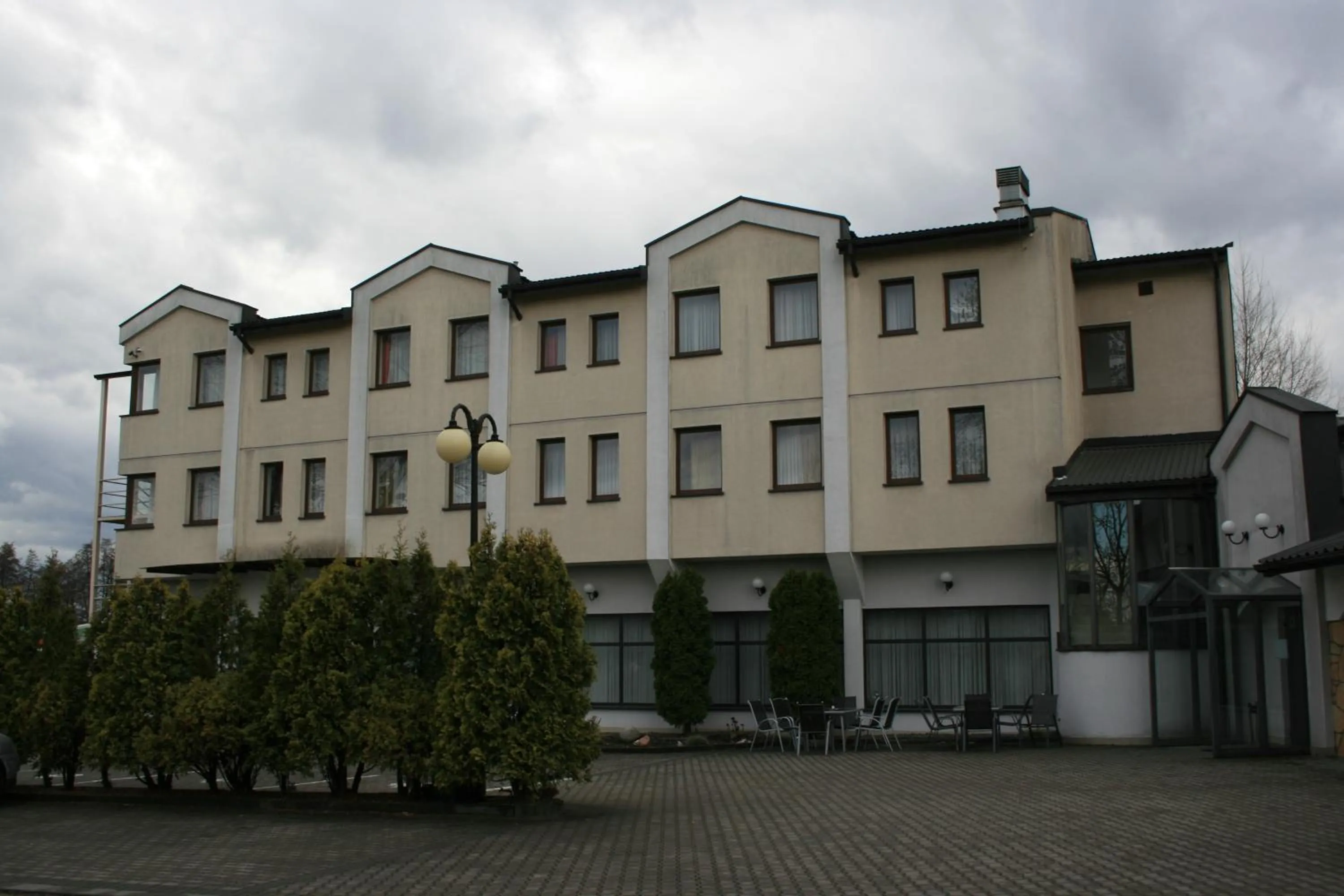 Property building in Hotel Junior 2