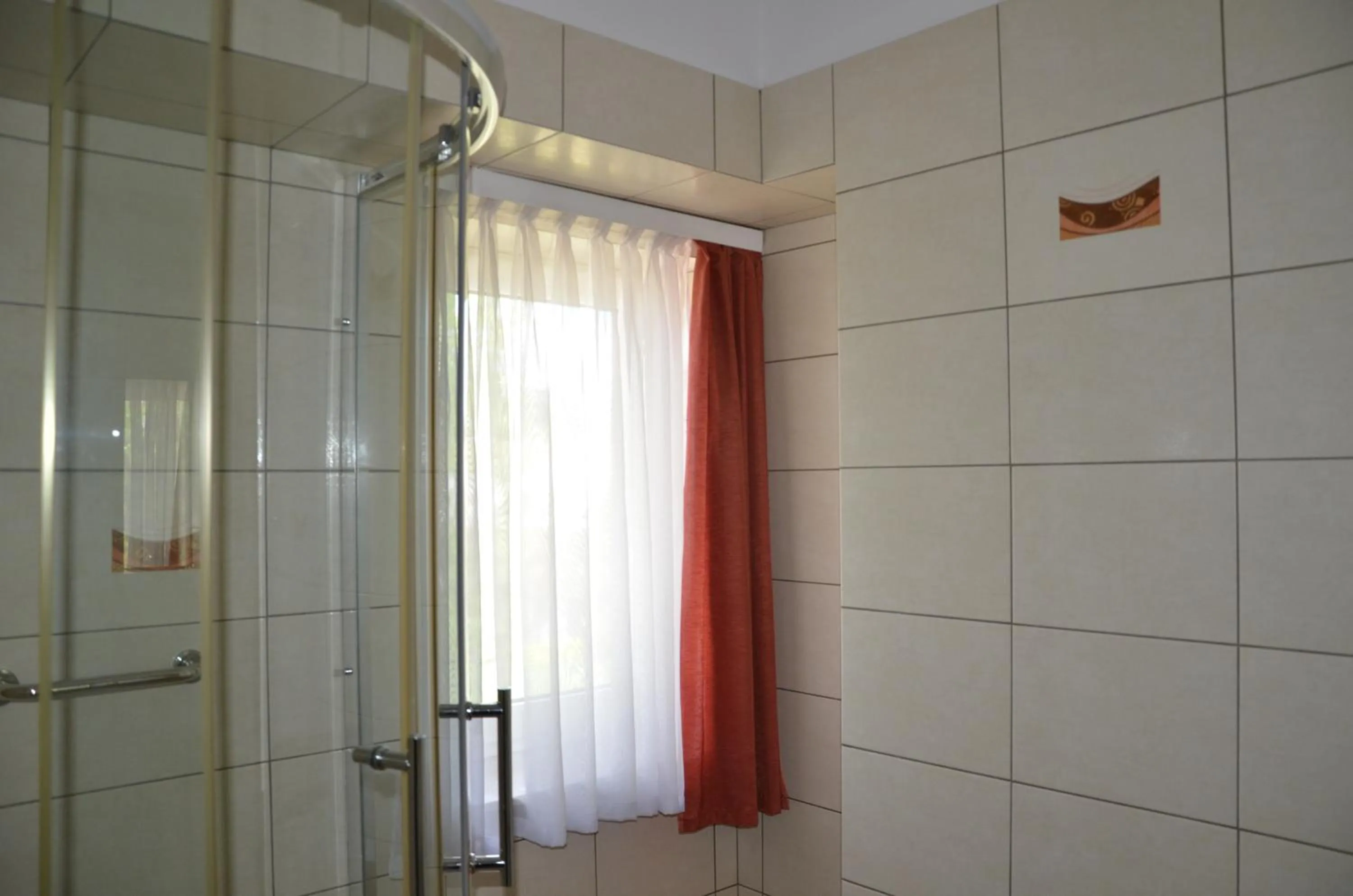 Bathroom in Hotel Junior 2