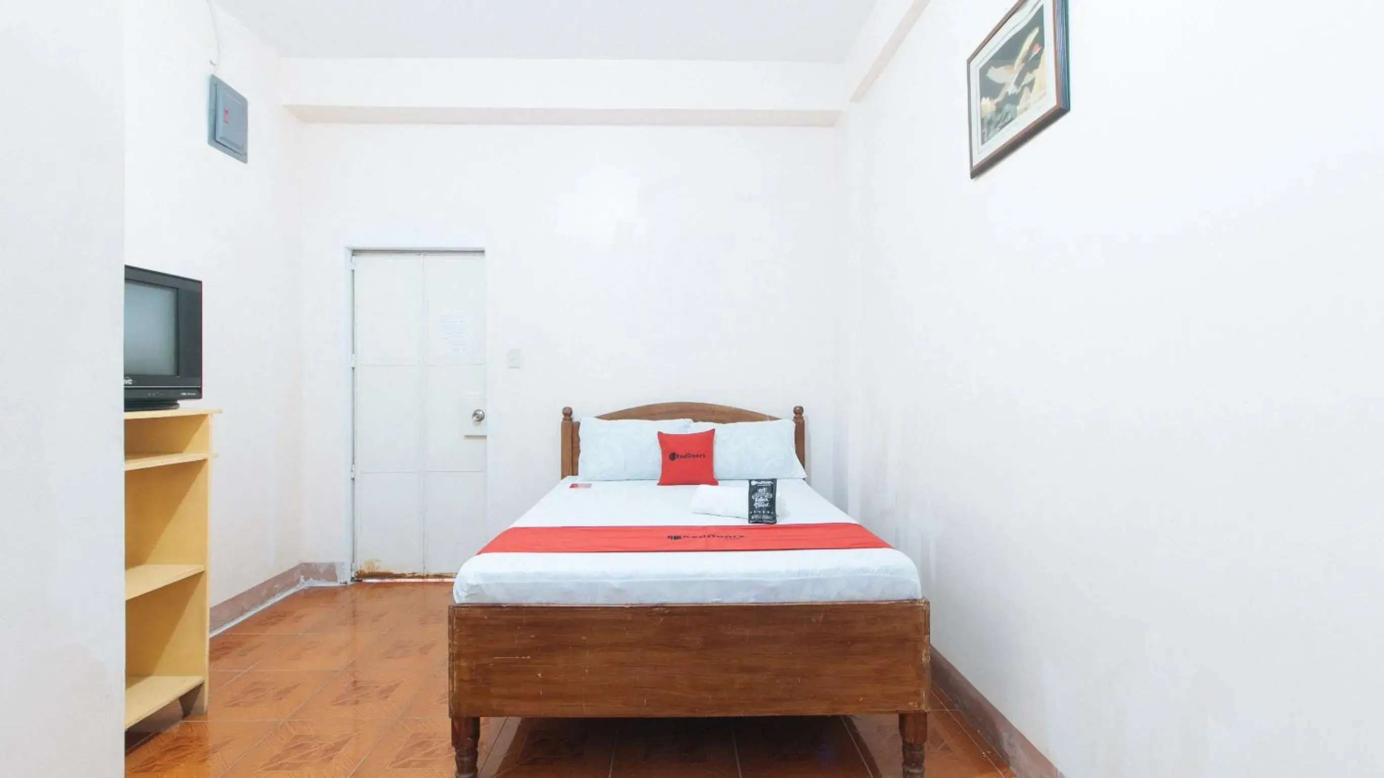 RedDoorz @ Goldland Spring Resort Urdaneta City RedDoorz @ Goldland Spring Resort Urdaneta City