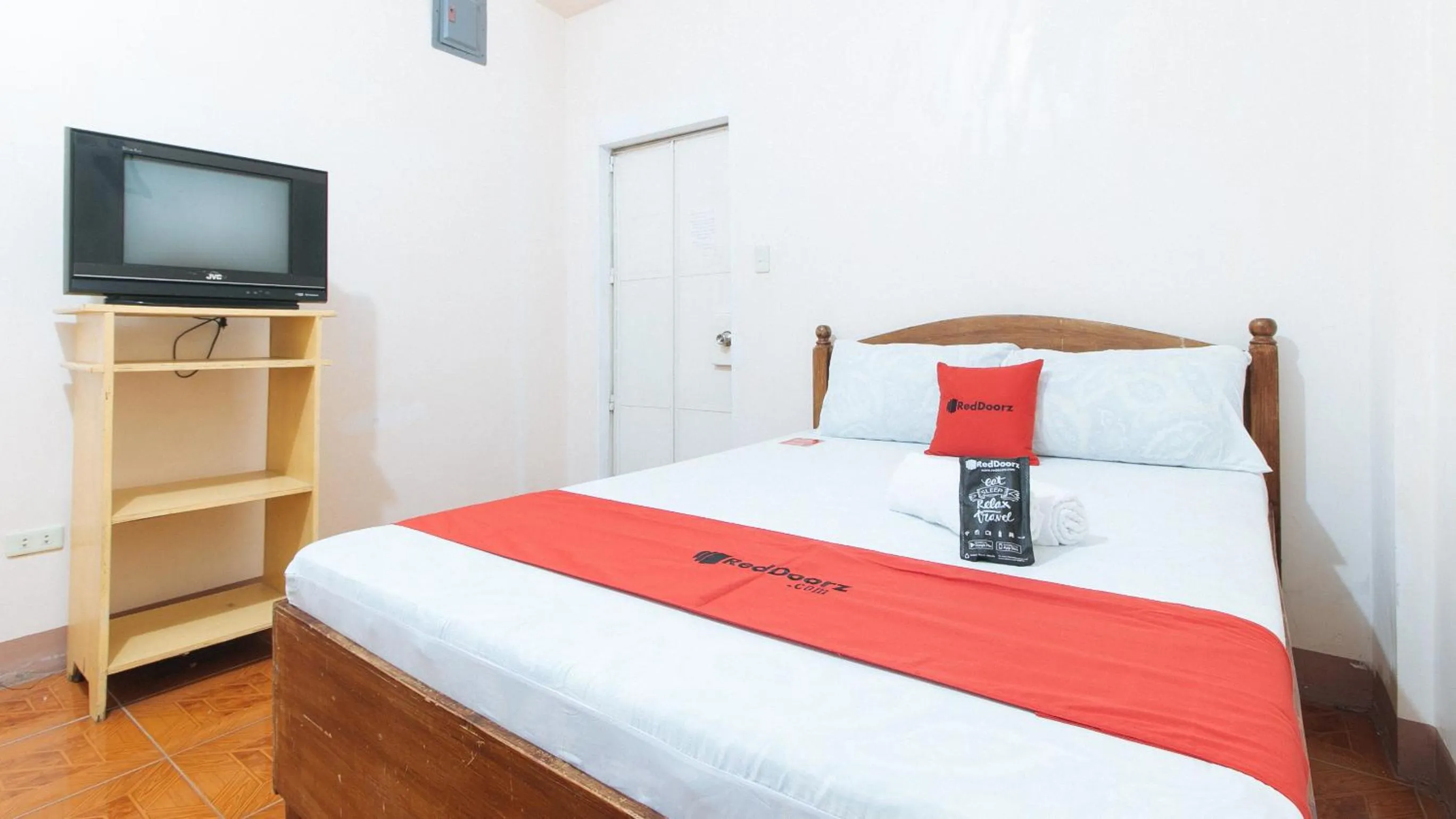 Bed in RedDoorz @ Goldland Spring Resort Urdaneta City