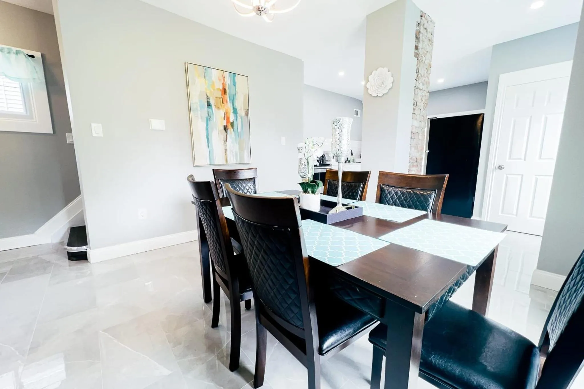 2 Homes, 1 Stay-7BR Niagara Falls Compound