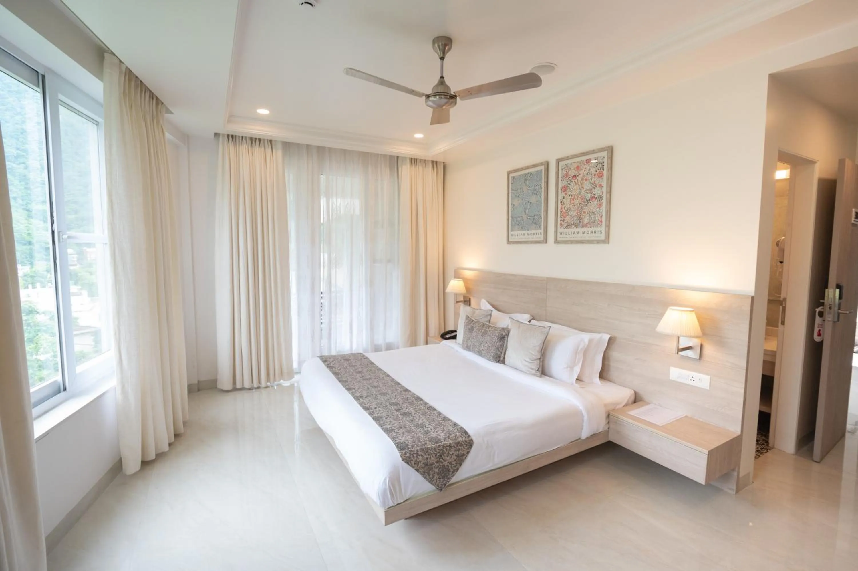 Bedroom, Bed in Terrakotta Rishikesh