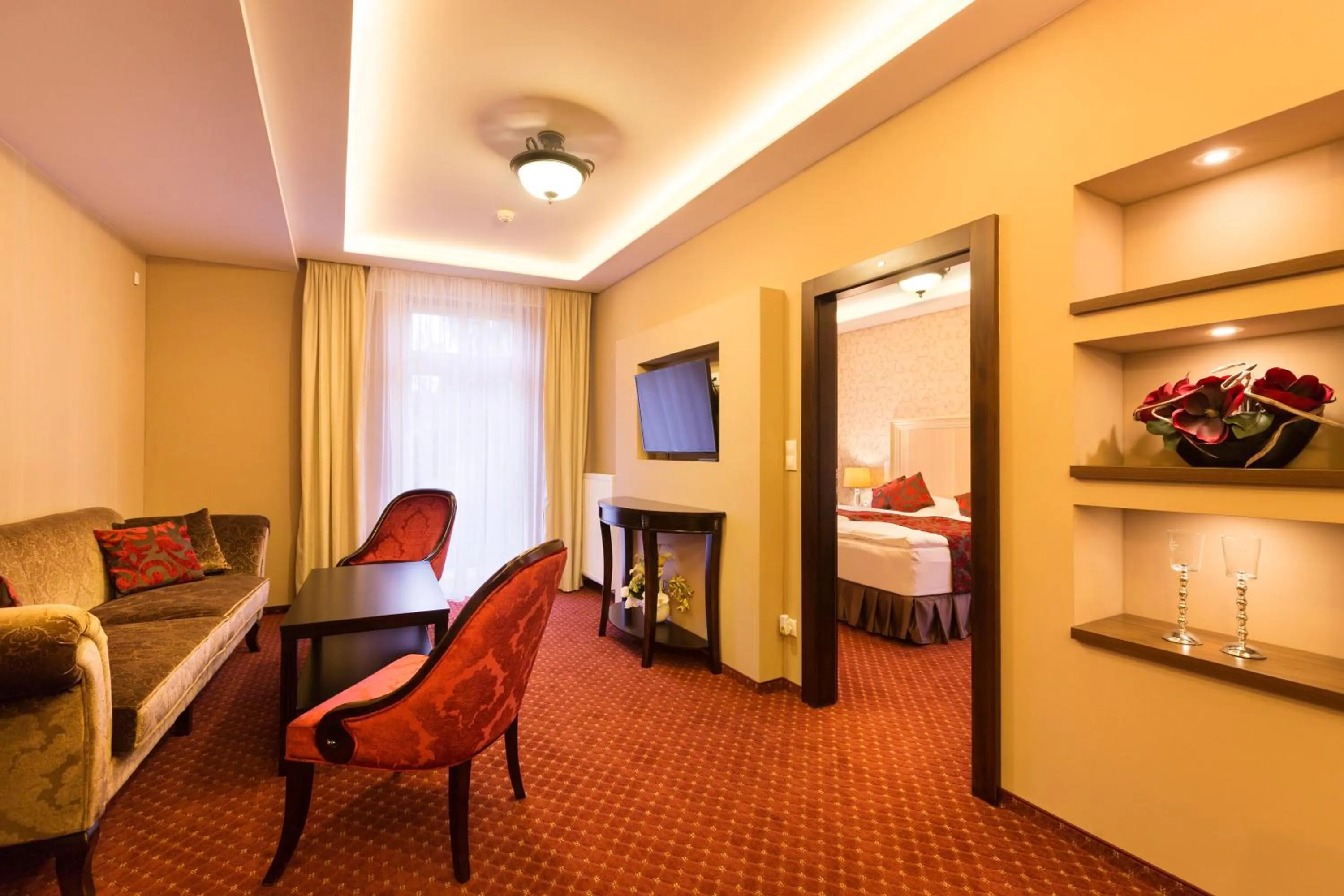 Property building, Bed in Hotel Dvorana