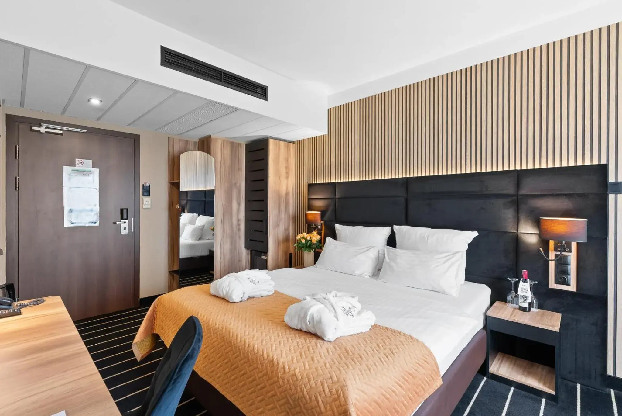 Photo of the whole room, Bed in Park Hotel Diament Katowice Photo of the whole room, Bed in Park Hotel Diament Katowice