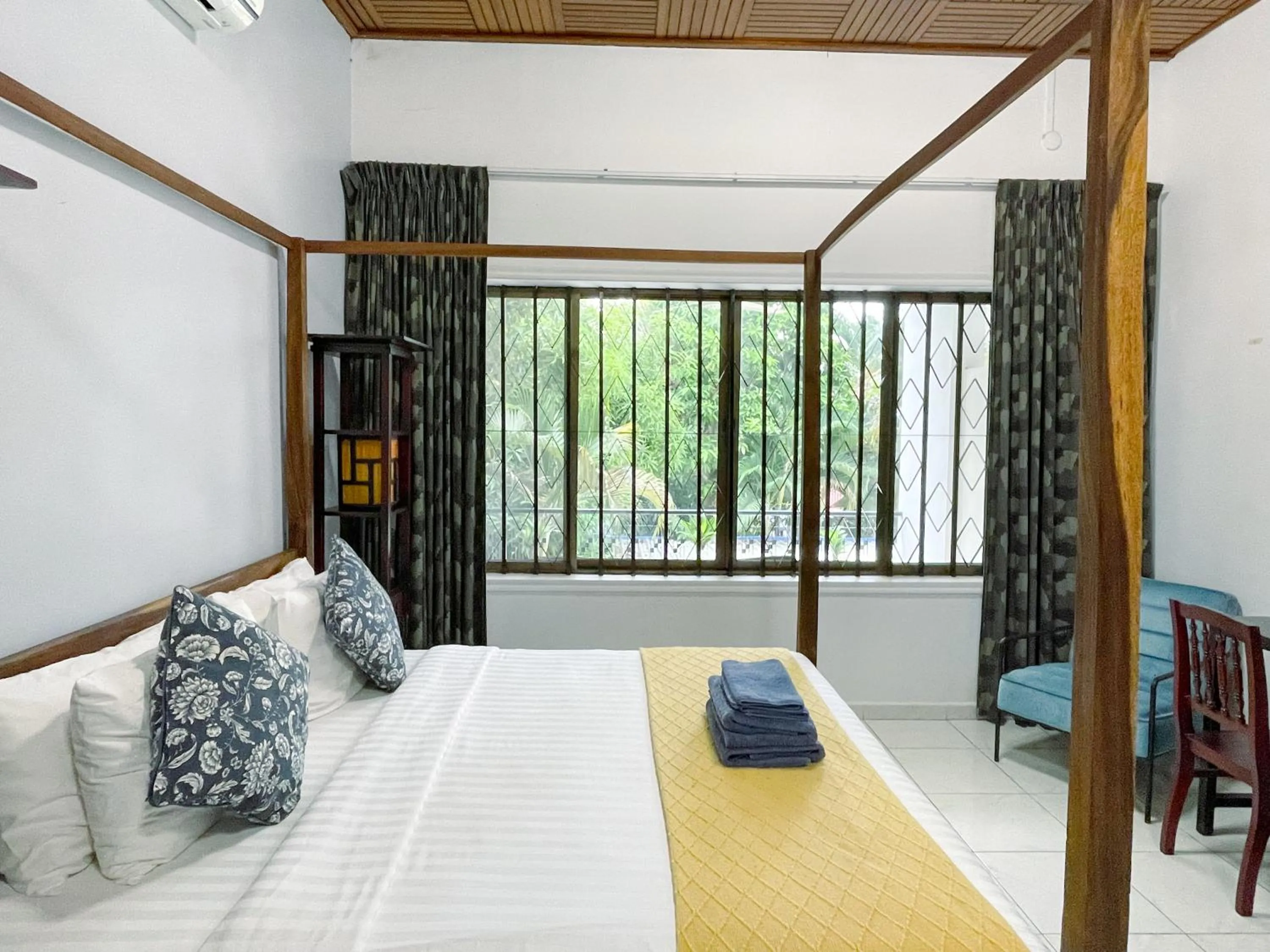 Bed in Birdcage Boutique