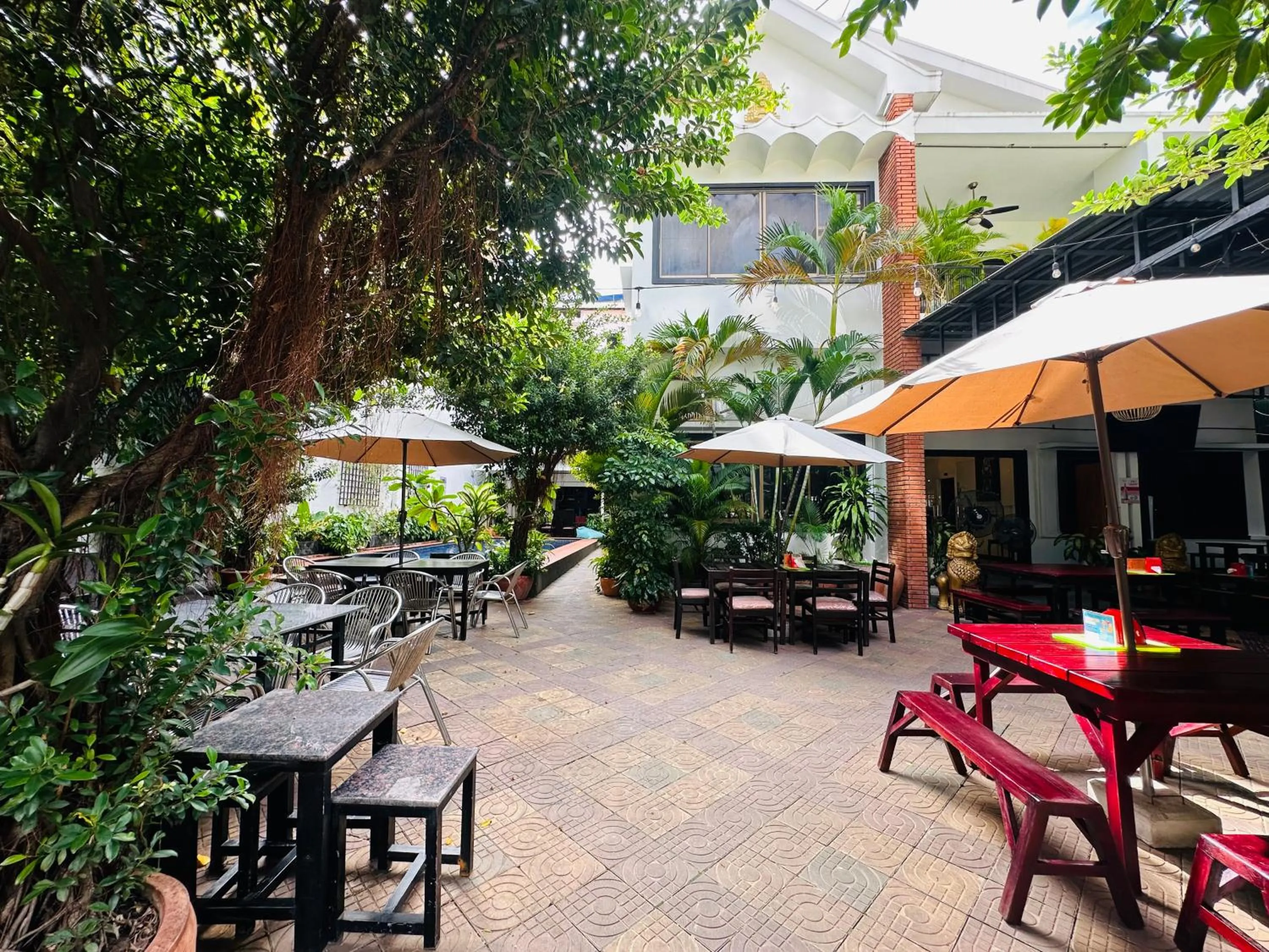 Restaurant/places to eat in Birdcage Boutique