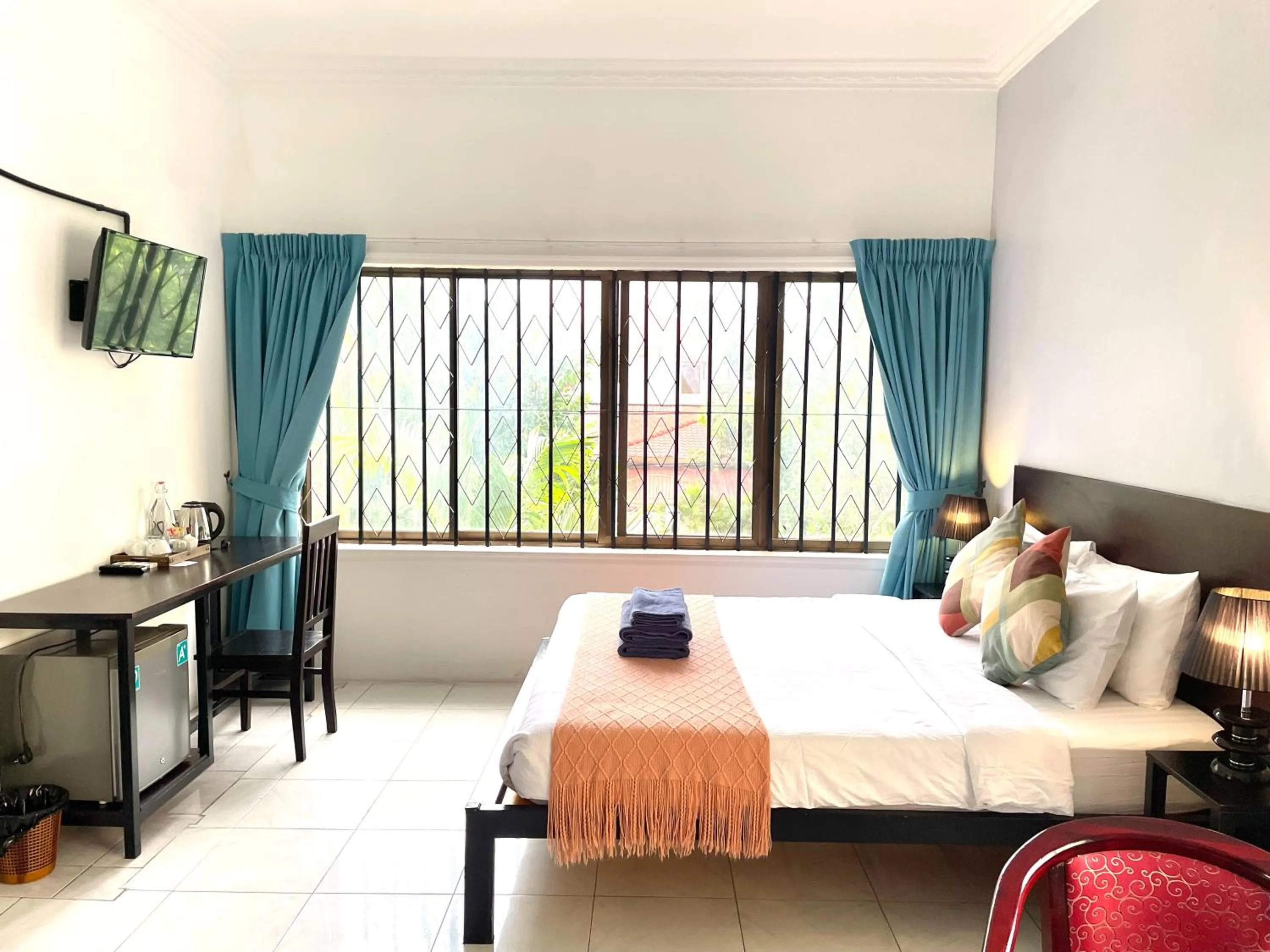 Bedroom, Bed in Birdcage Boutique