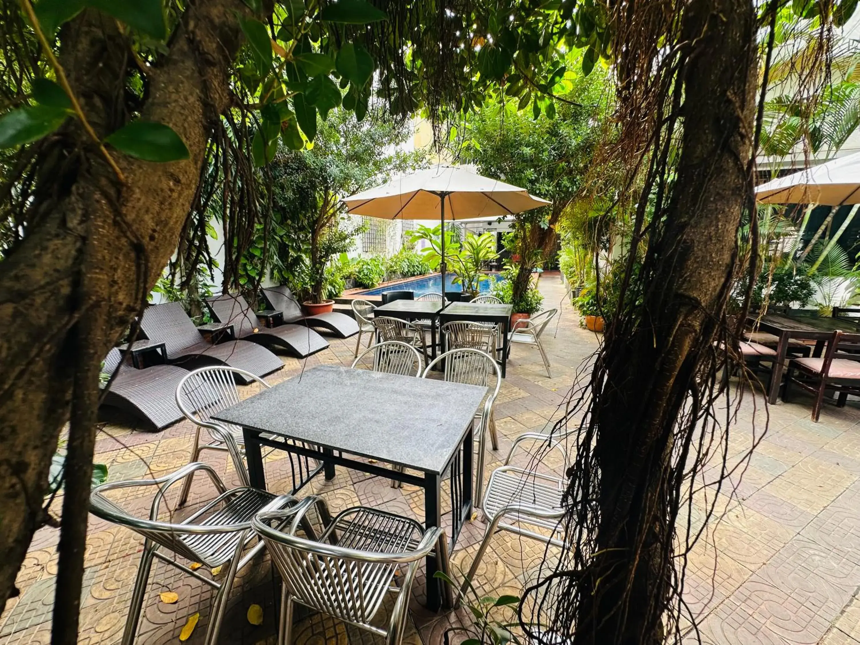 Restaurant/places to eat in Birdcage Boutique Restaurant/places to eat in Birdcage Boutique