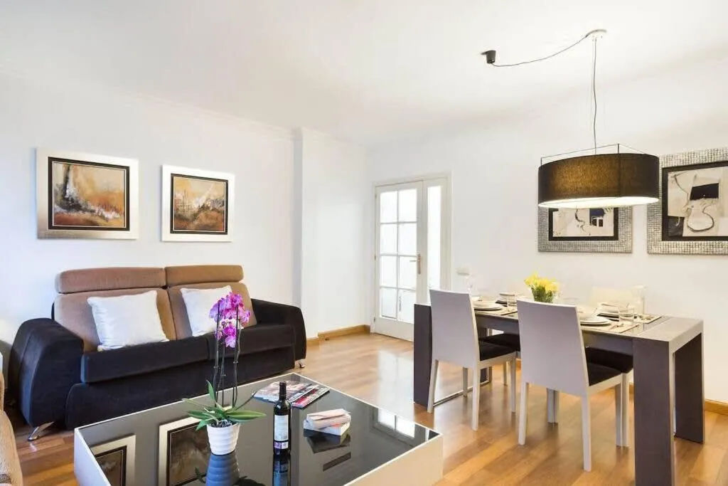The Collection Barcelona - Central and Elegant 4 Bedroom by Placa Catalunya