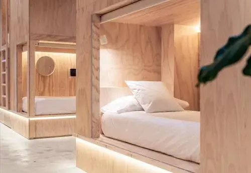 Single Bed in Mixed Dormitory Room in Colo Colo Hostel - Single Private Beds Single Bed in Mixed Dormitory Room in Colo Colo Hostel - Single Private Beds