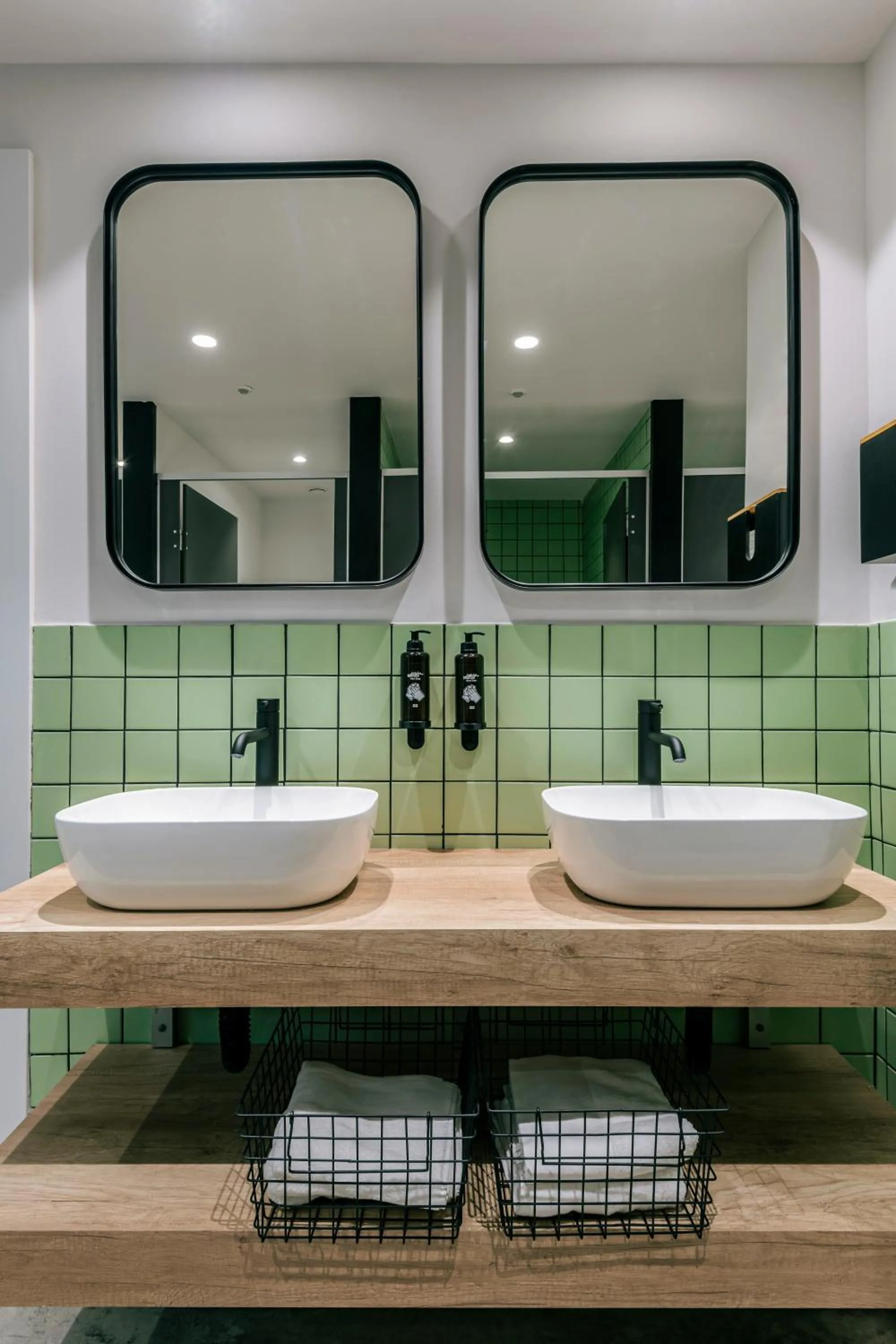 Bathroom in Colo Colo Hostel - Single Private Beds
