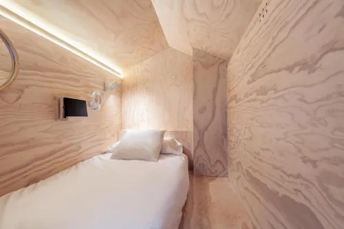 Colo Colo Hostel - Single Private Beds