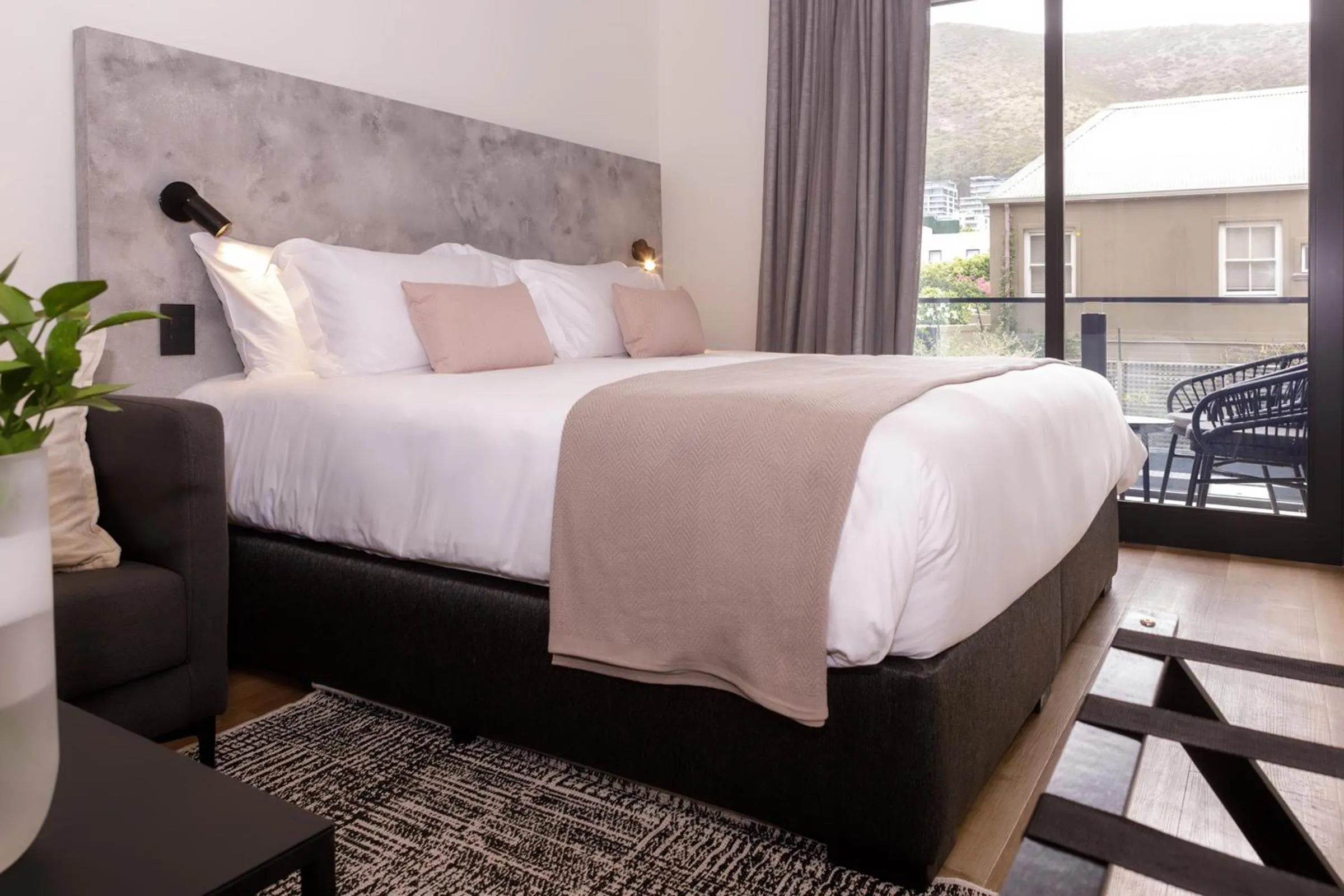 Bed in Home Suite Hotels Station House