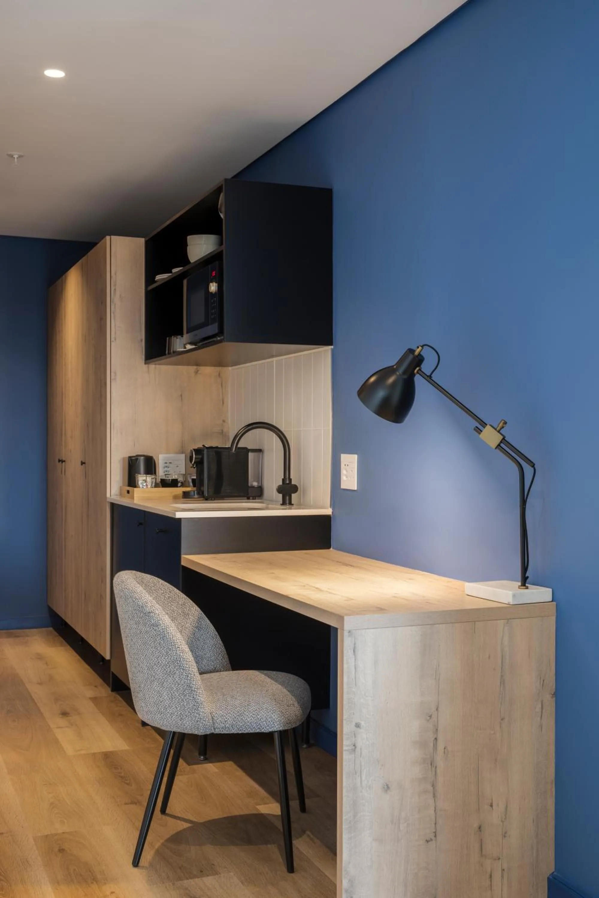 hair dresser in Home Suite Hotels Station House