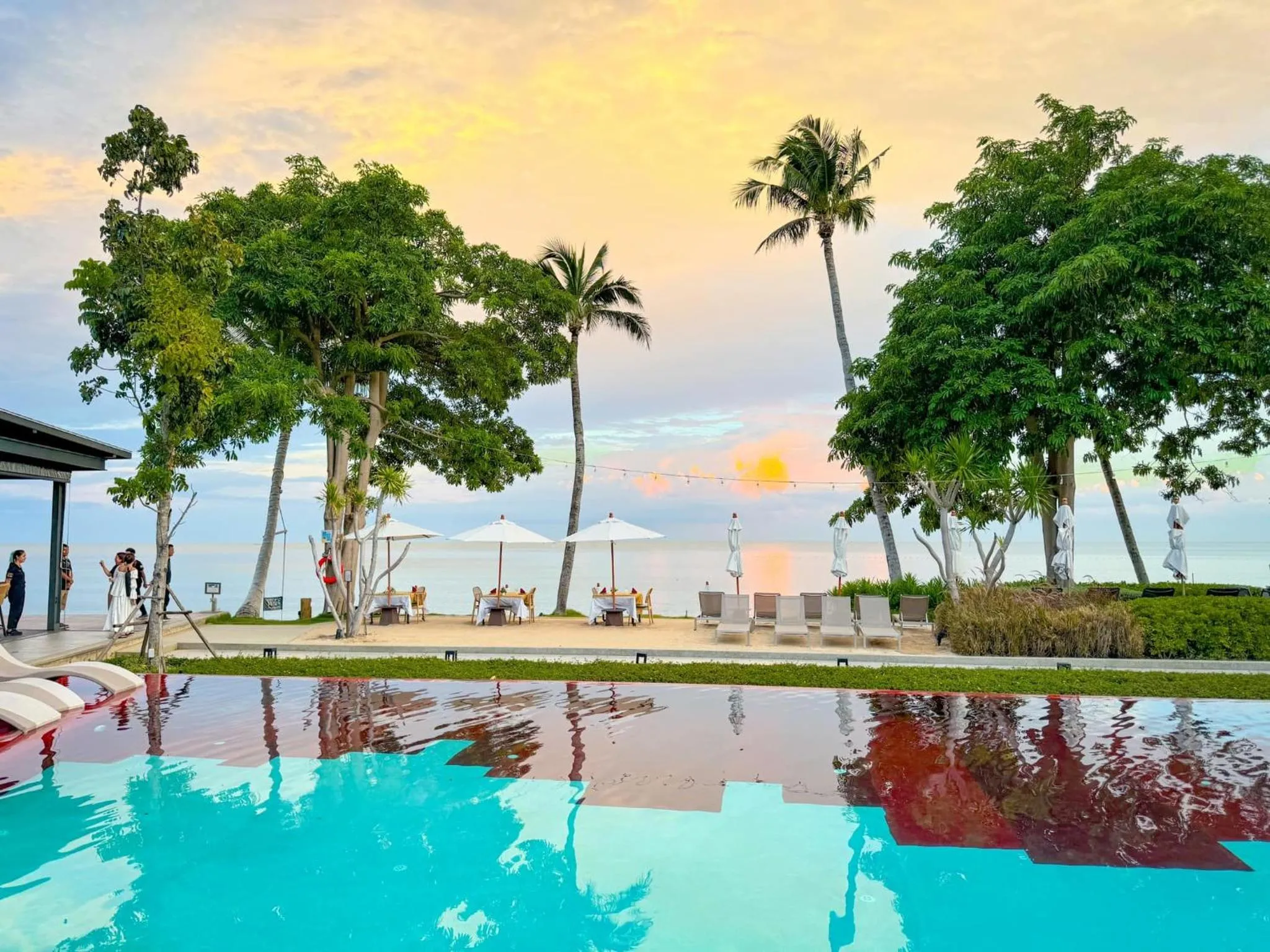 Swimming pool in Thai Fight Hotel