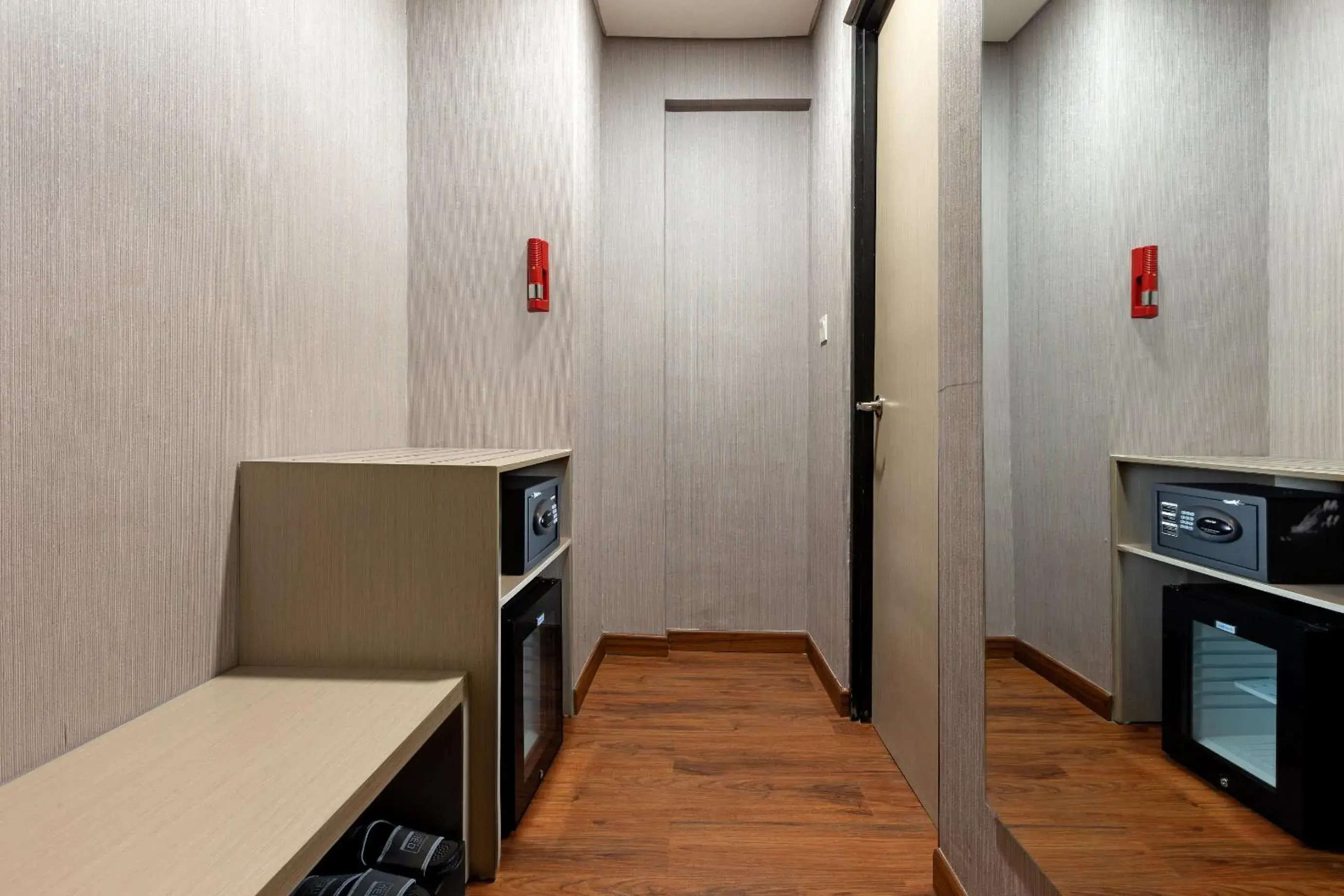 Suite in Hotel Neo Gading Solo Suite in Hotel Neo Gading Solo