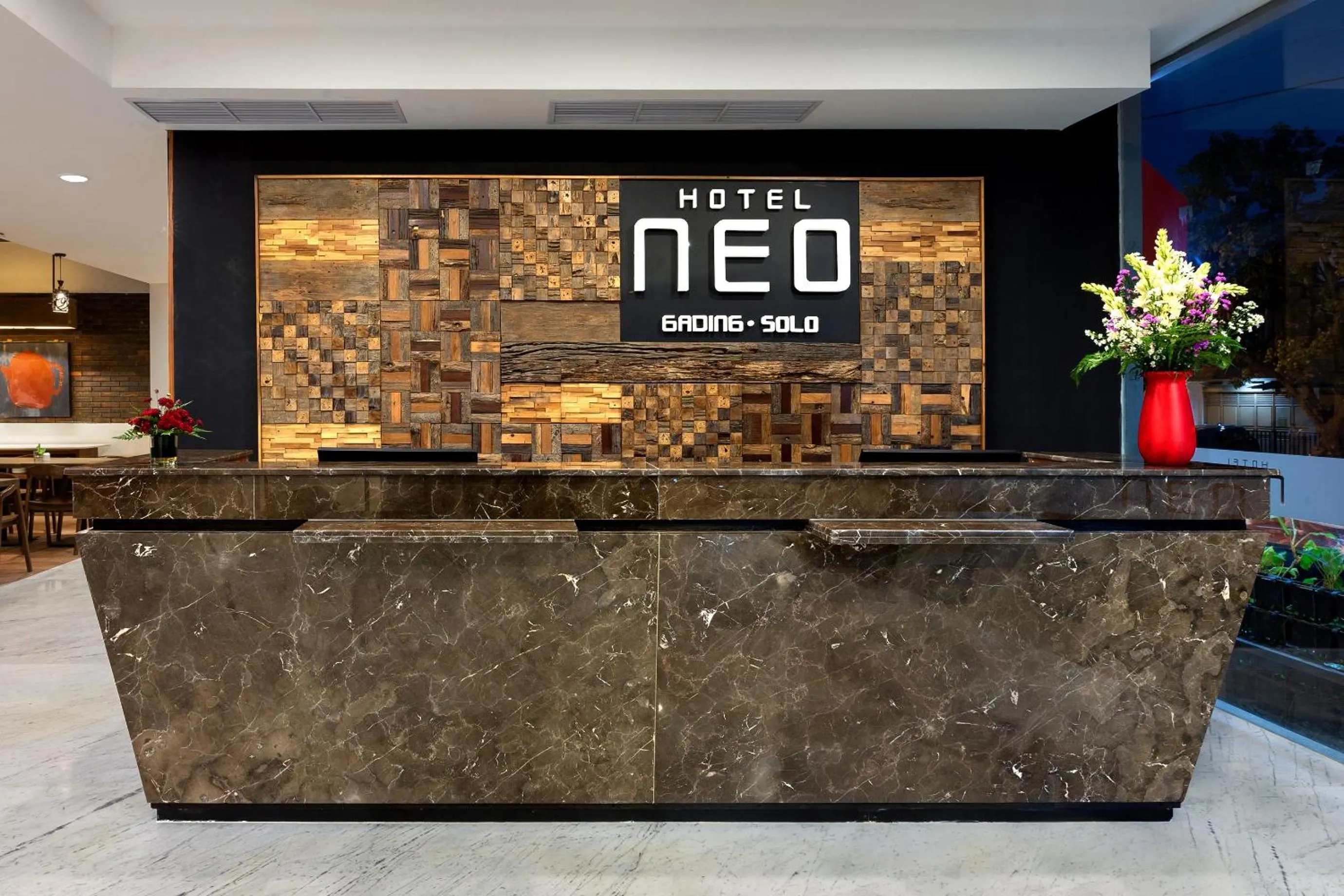 Lobby or reception in Hotel Neo Gading Solo
