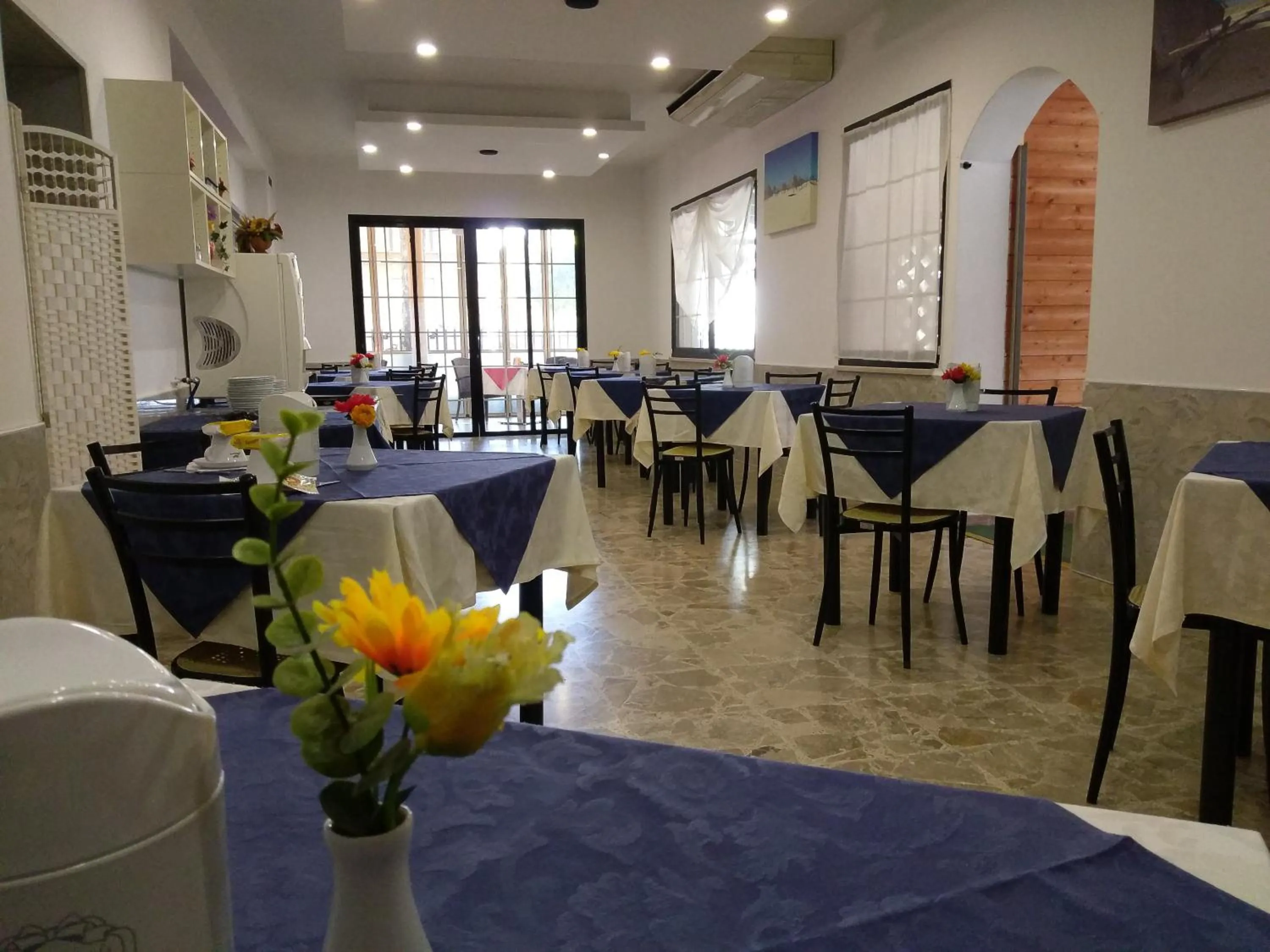 Restaurant/places to eat in Hotel AnnaMare