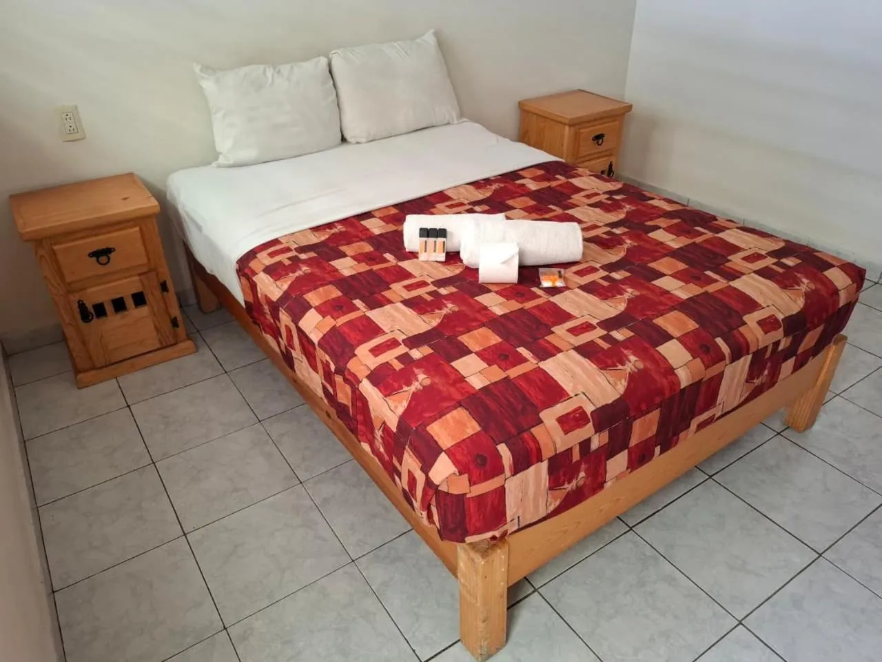 Bedroom, Bed in Hotel Meson de Carolina