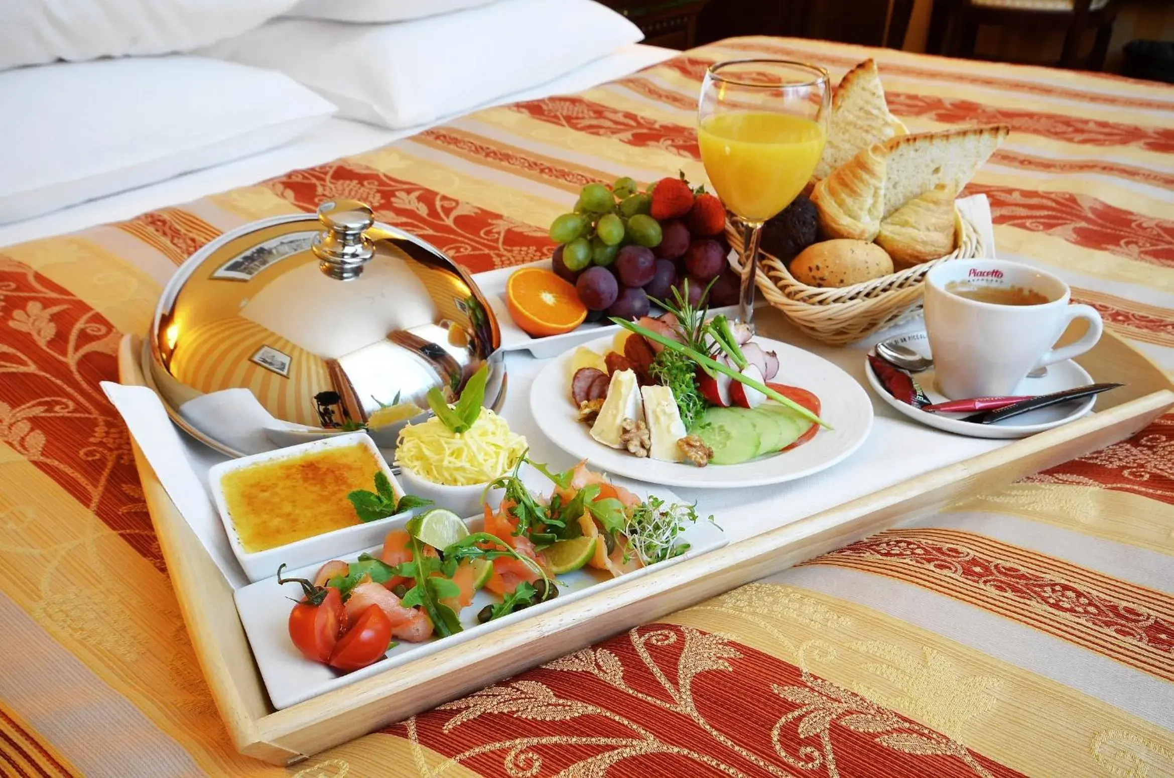 Classic Double or Twin Room in Hotel Wolne Miasto Old Town Gdańsk Classic Double or Twin Room in Hotel Wolne Miasto Old Town Gdańsk