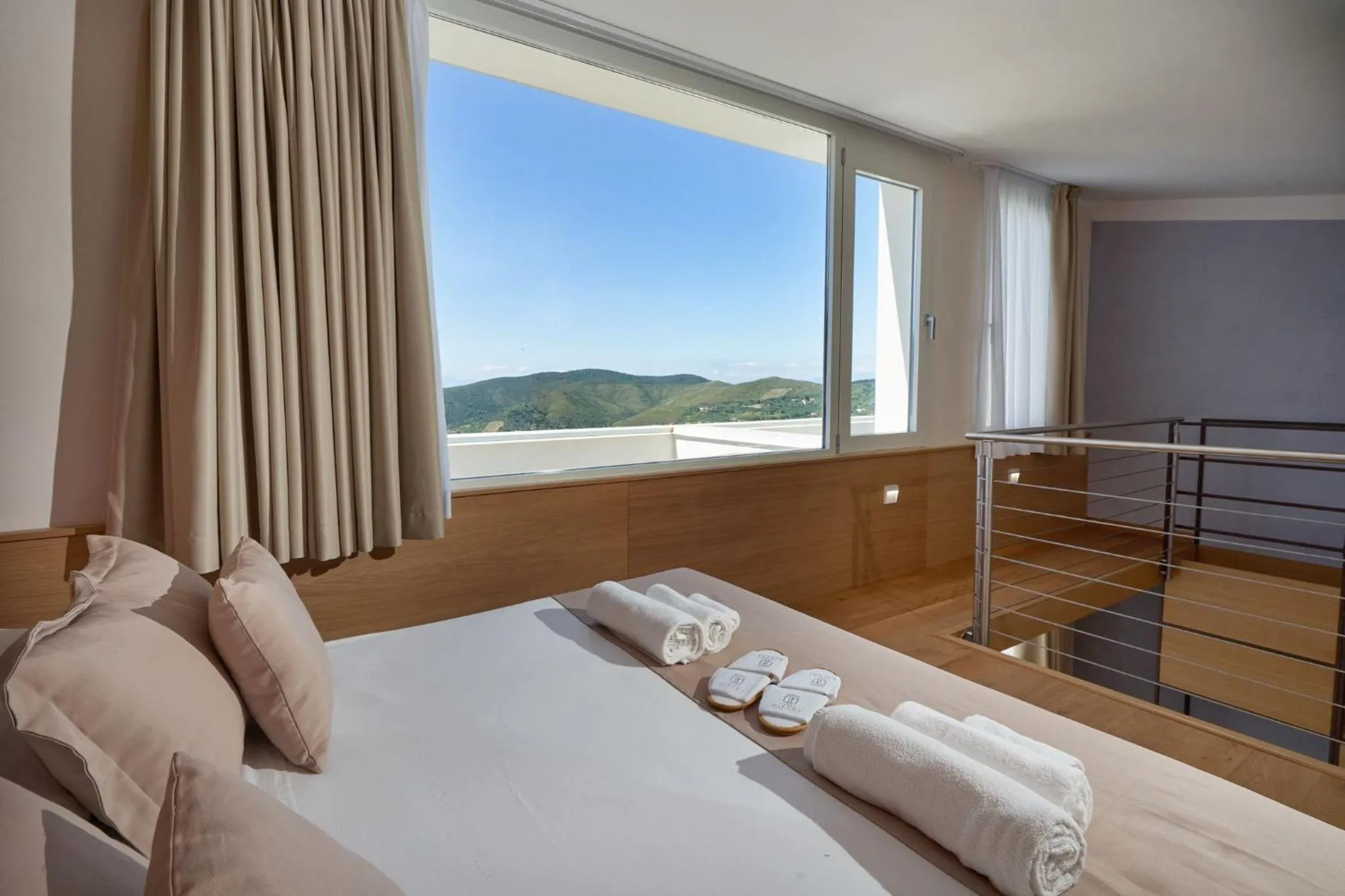 View (from property/room), Bed in Torre Difyos