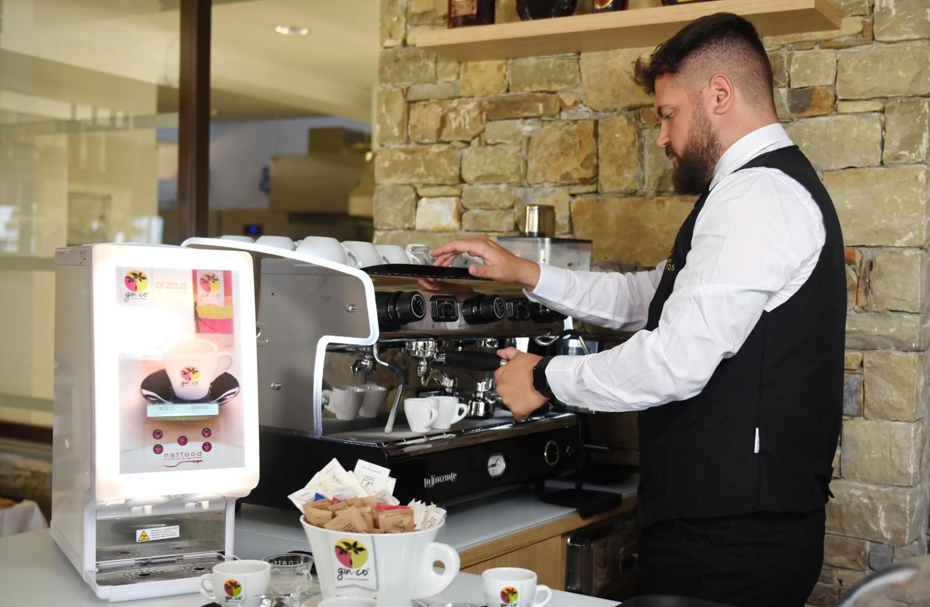 Restaurant/places to eat in Torre Difyos