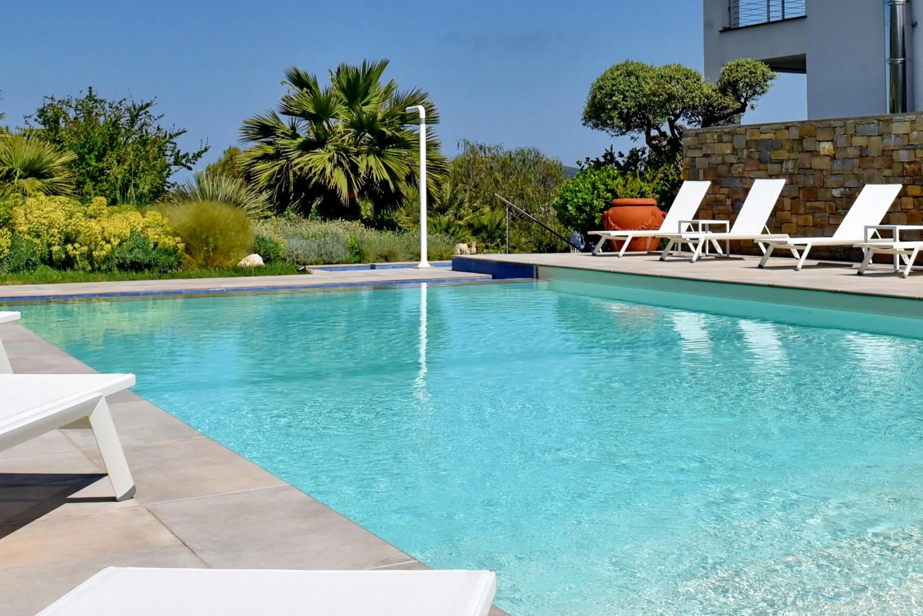 Swimming pool in Torre Difyos
