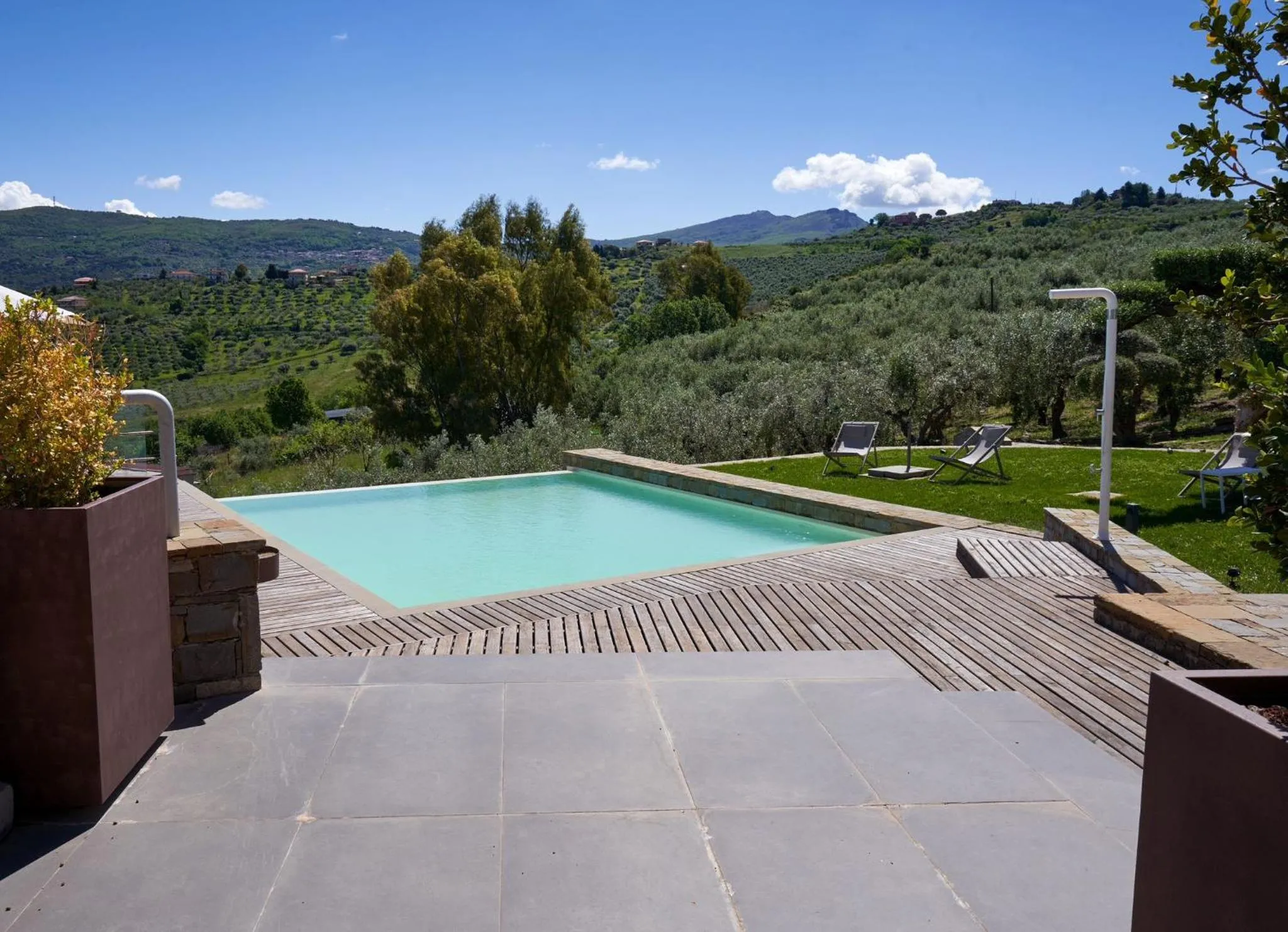 Swimming pool in Torre Difyos