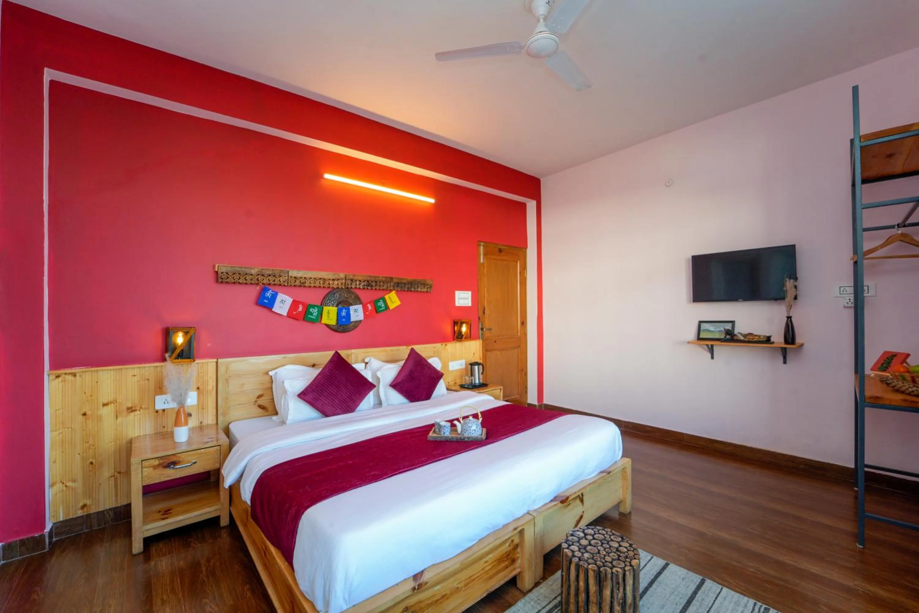 Bed in Chokling ArtHouse - The Treasure of Himalayas