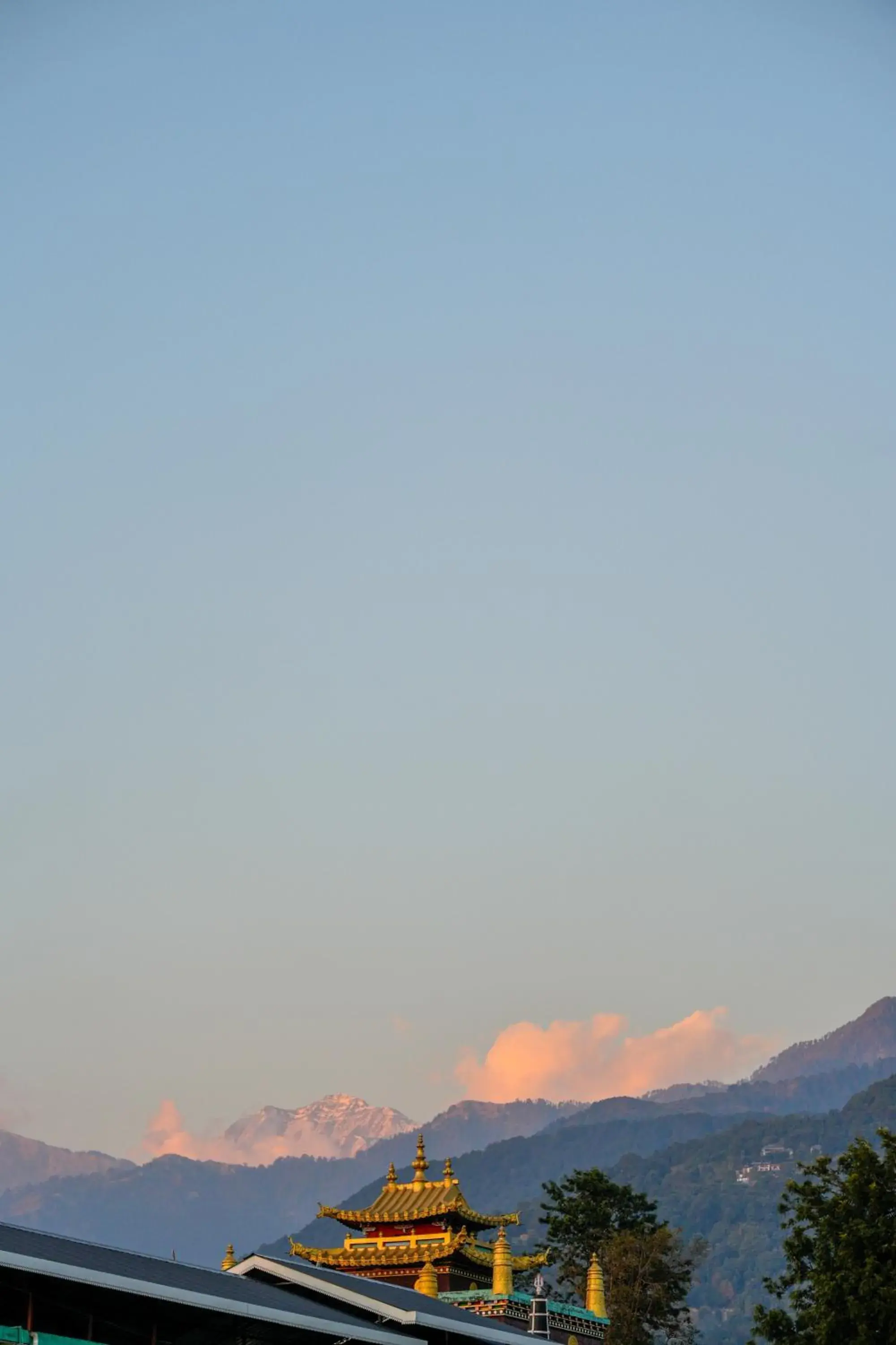 Mountain view in Chokling ArtHouse - The Treasure of Himalayas Mountain view in Chokling ArtHouse - The Treasure of Himalayas