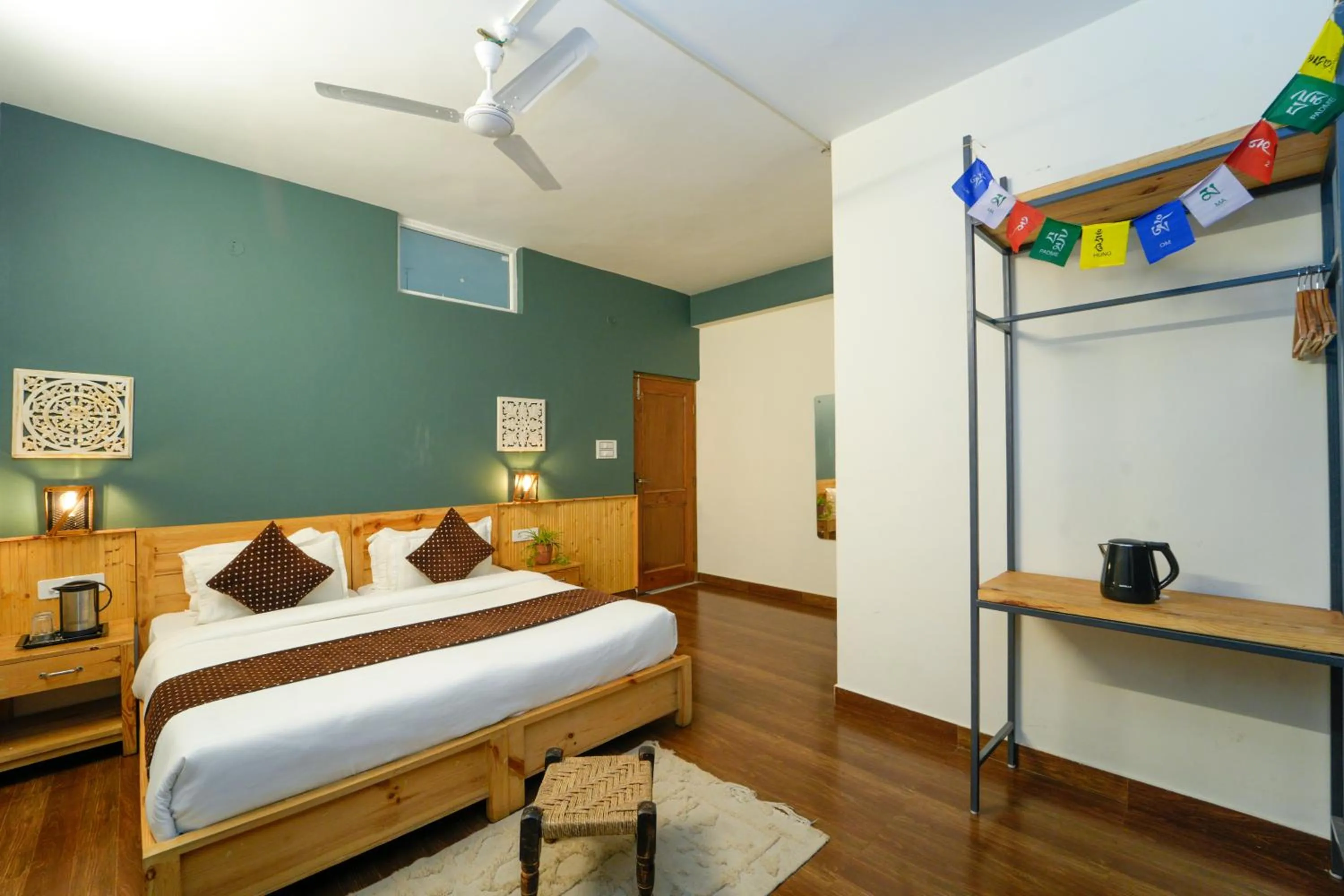 Bed in Chokling ArtHouse - The Treasure of Himalayas