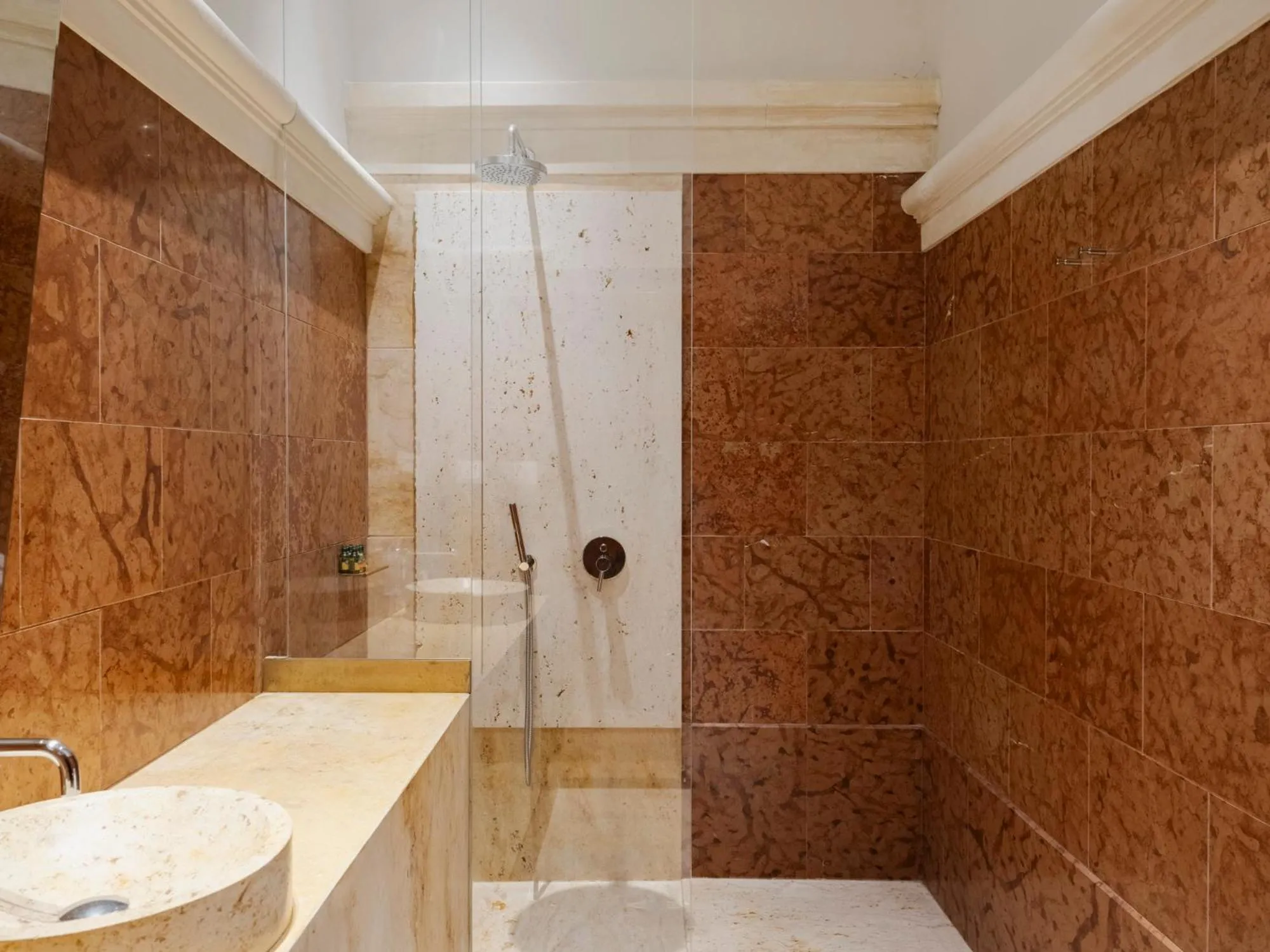 Bathroom in Hotel Pod Różą