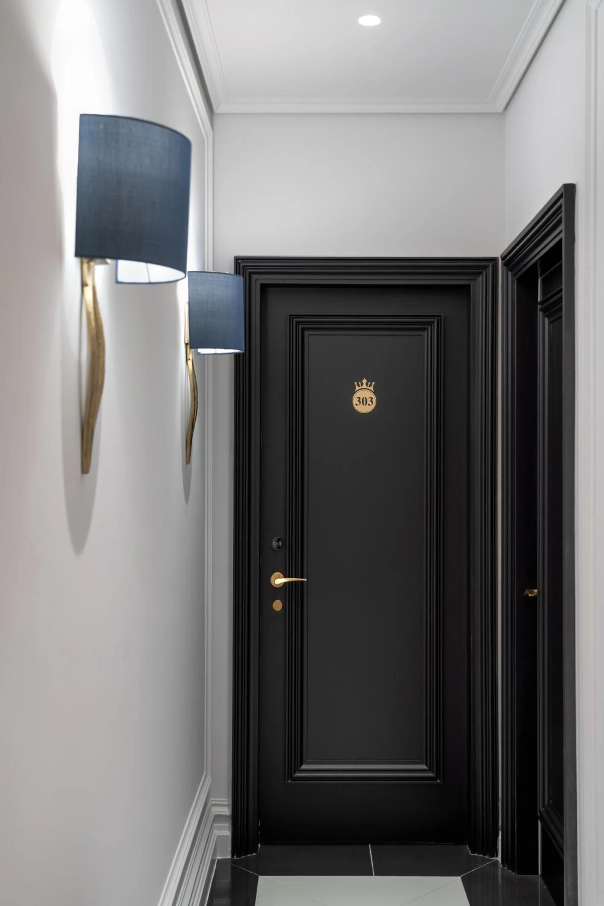 Property building in Praxitelous Luxury Suites