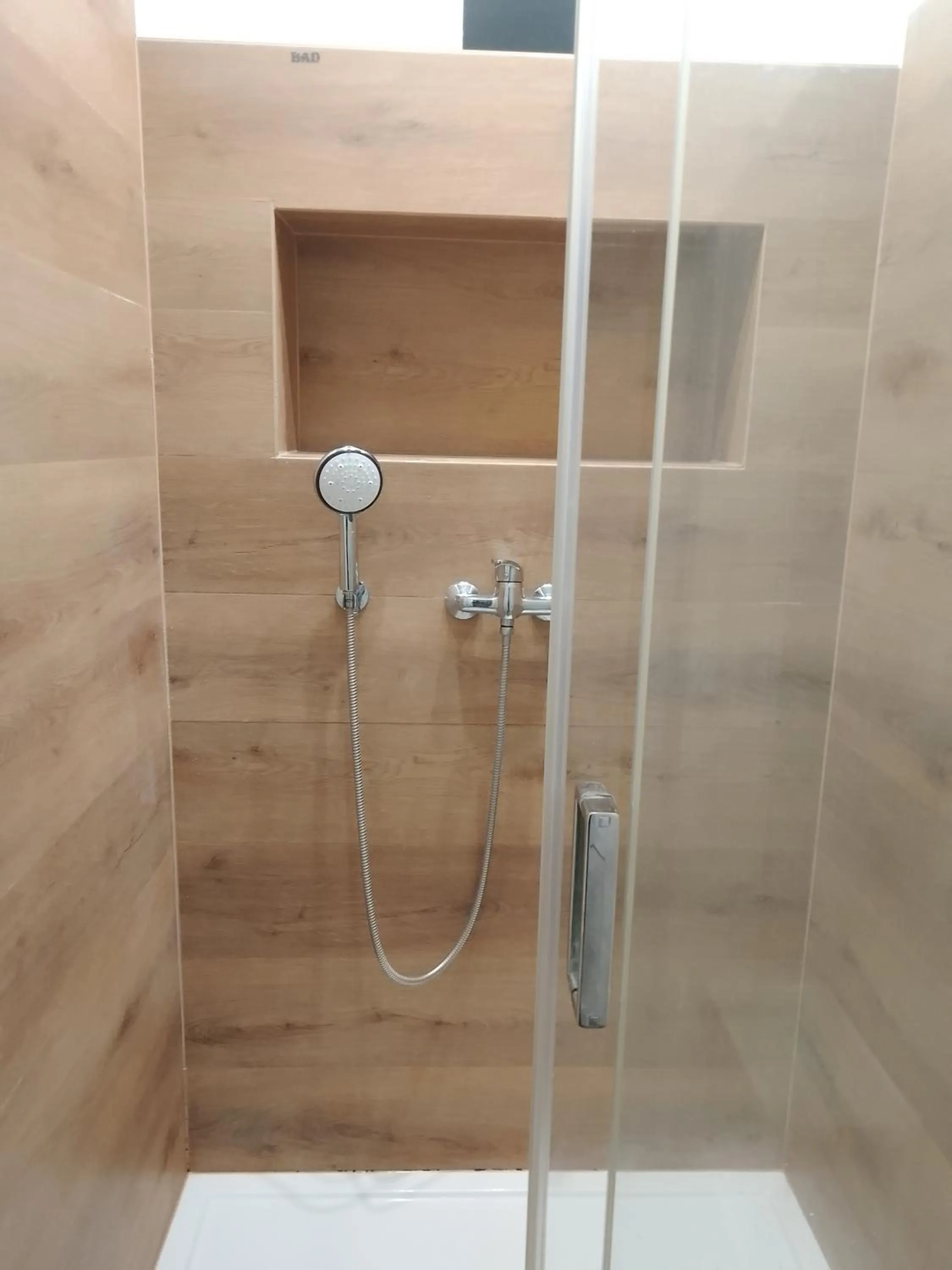 Shower in Tatamka Hostel