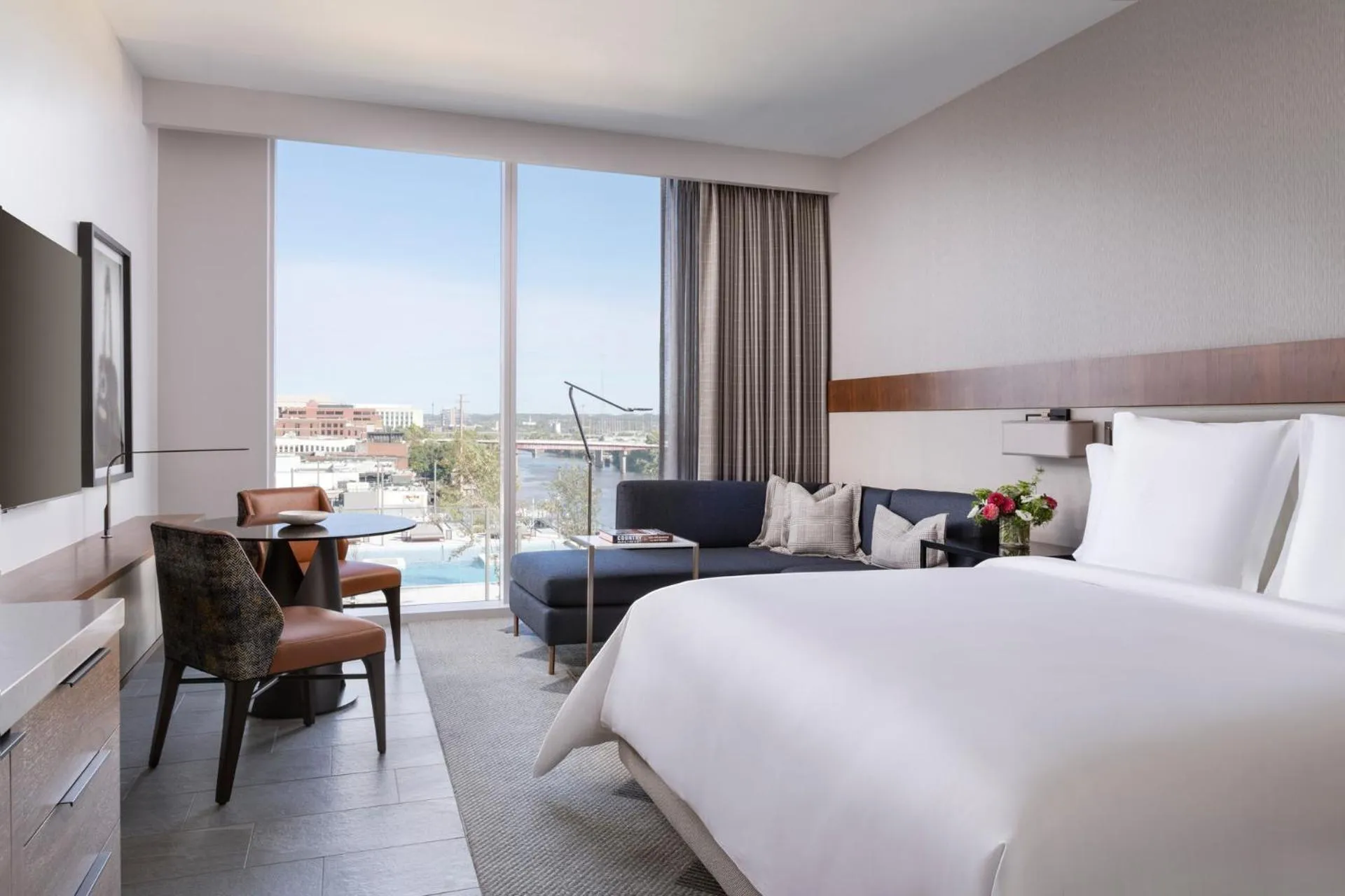 Bedroom, Bed in Four Seasons Hotel Nashville