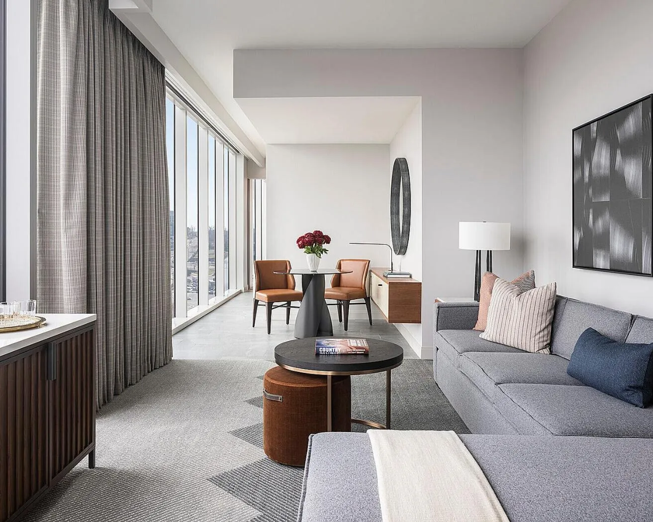 Living room in Four Seasons Hotel Nashville