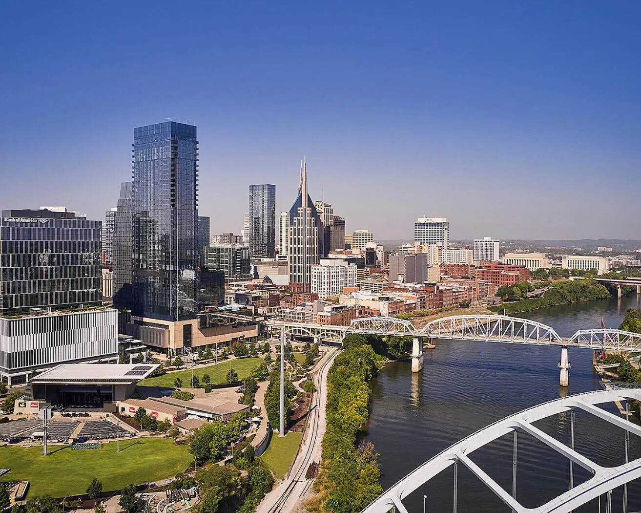 Property building in Four Seasons Hotel Nashville