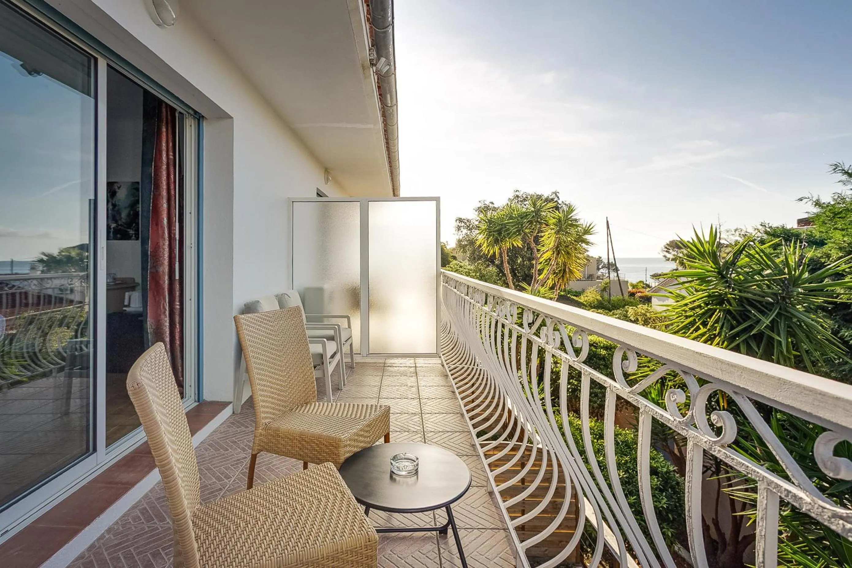 Triple Room with Balcony and Partial Sea View  in HOTEL LA QUIETUDE