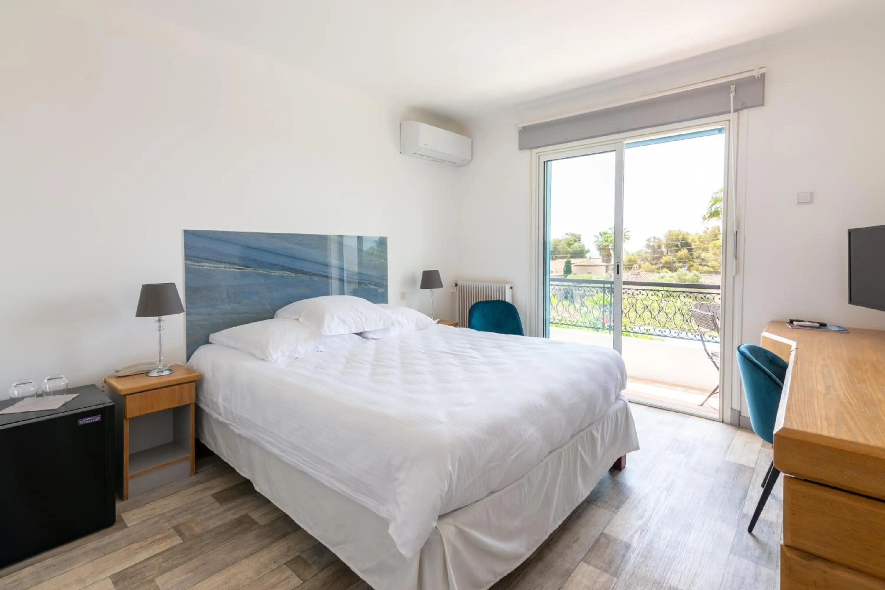 Double Room with Balcony, Pool View and Sea View in HOTEL LA QUIETUDE